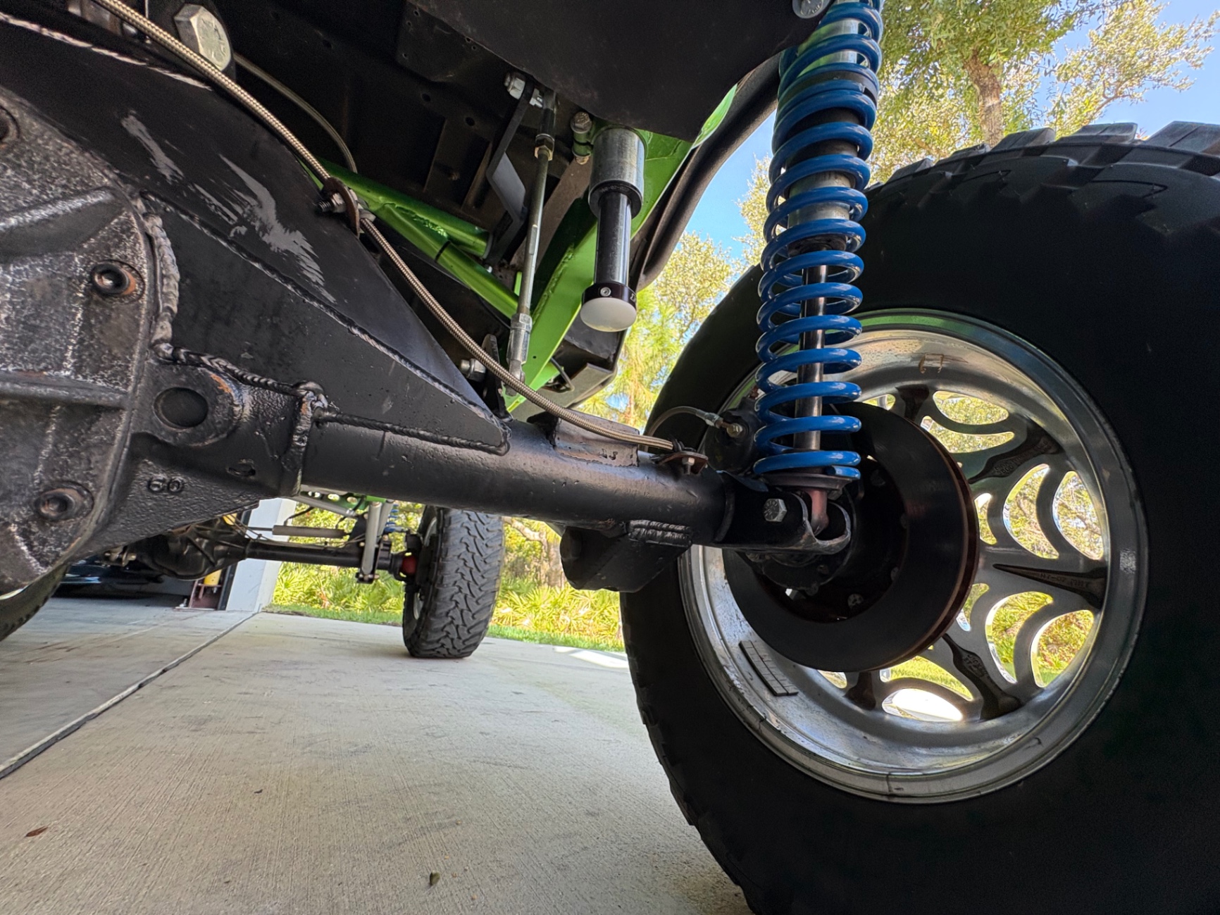 Vehicle photo 43