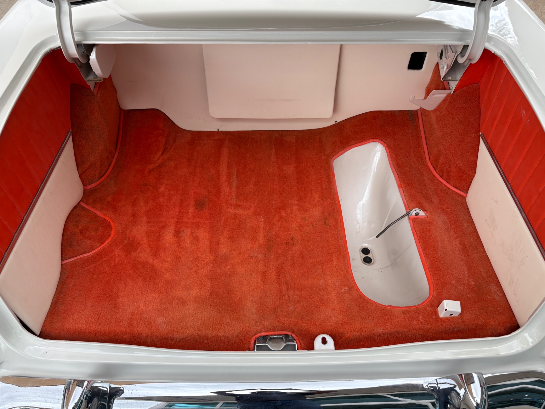 Vehicle photo 9
