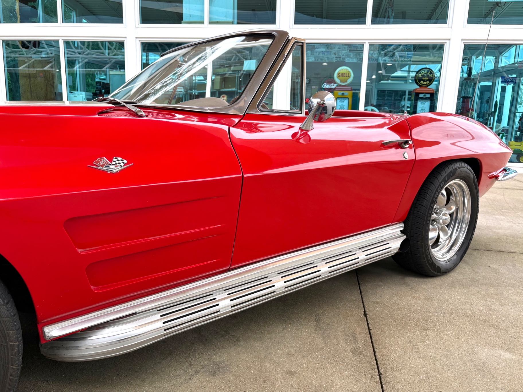 Vehicle photo 13