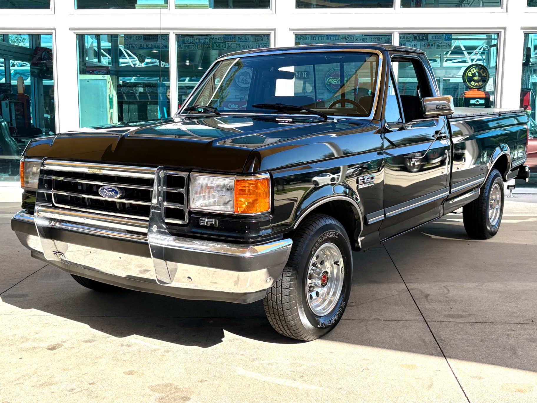 Vehicle photo 12