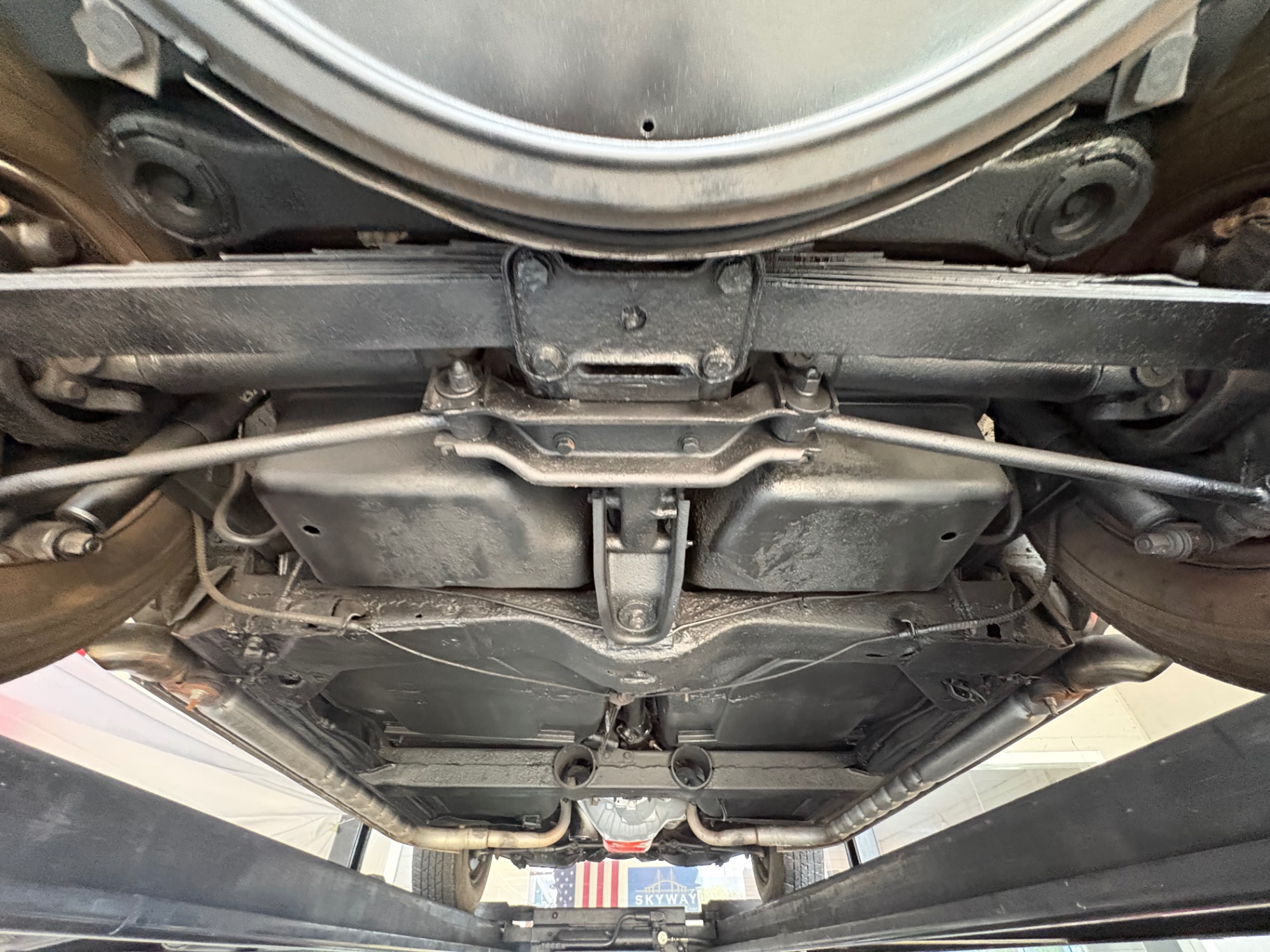 Vehicle photo 54