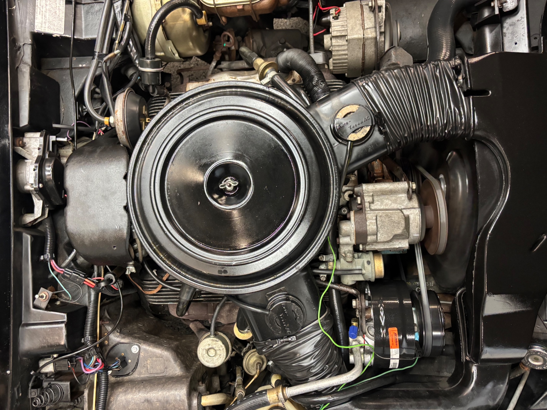 Vehicle photo 18