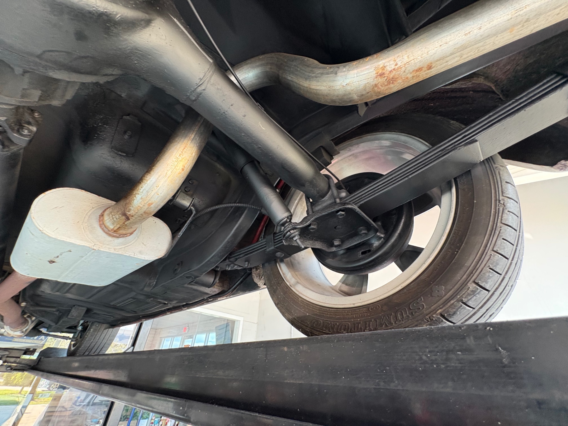 Vehicle photo 46
