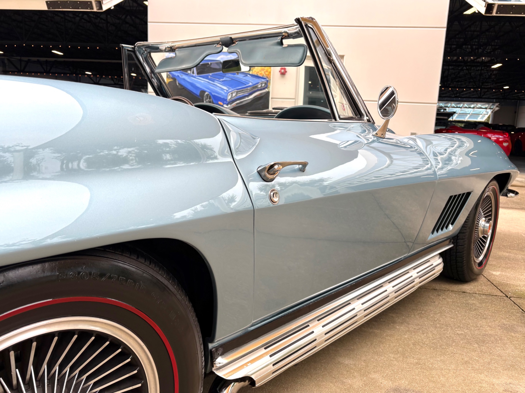Vehicle photo 16