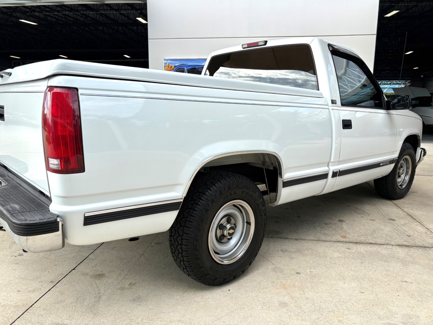 Vehicle photo 15