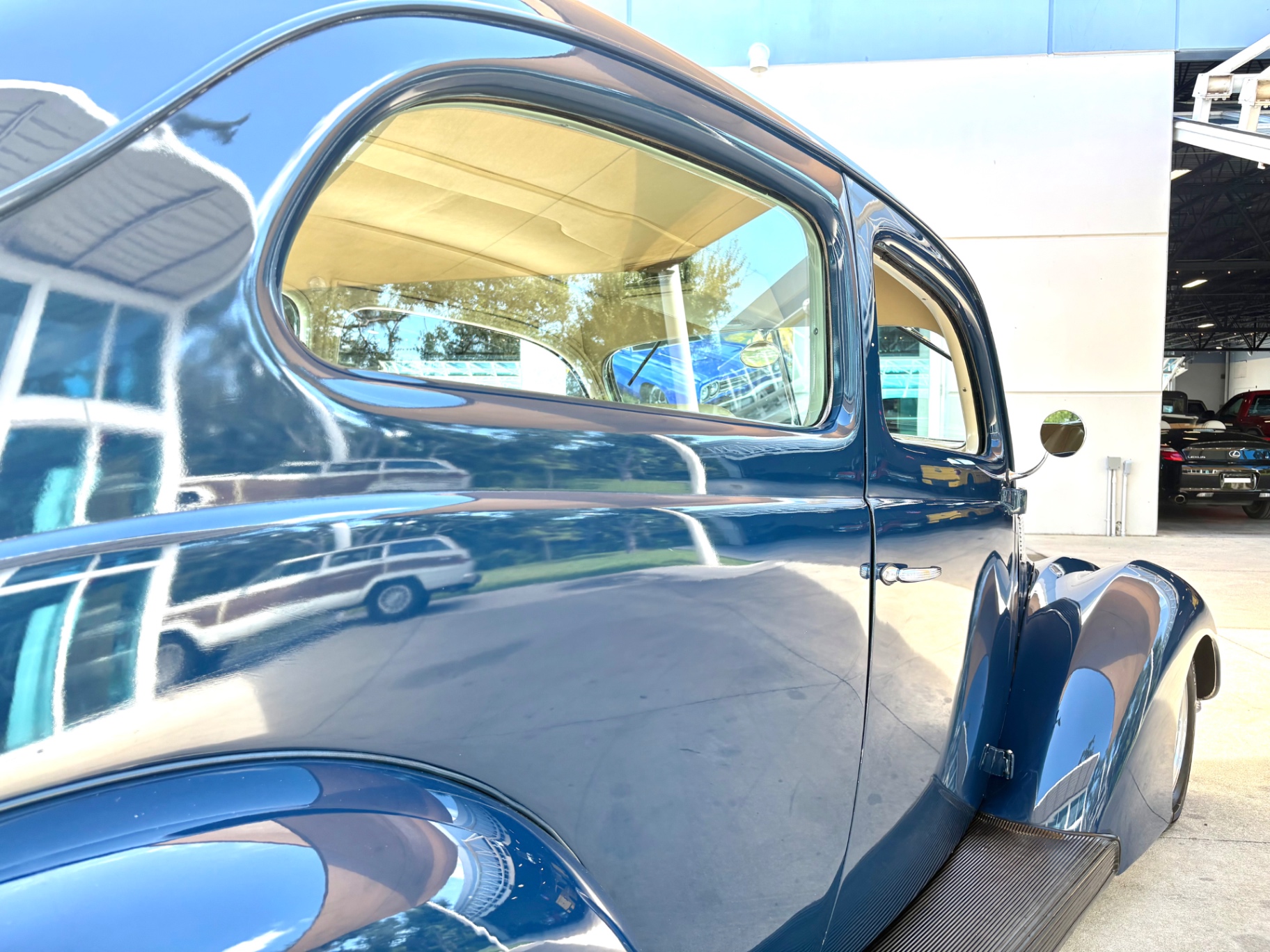 Vehicle photo 16