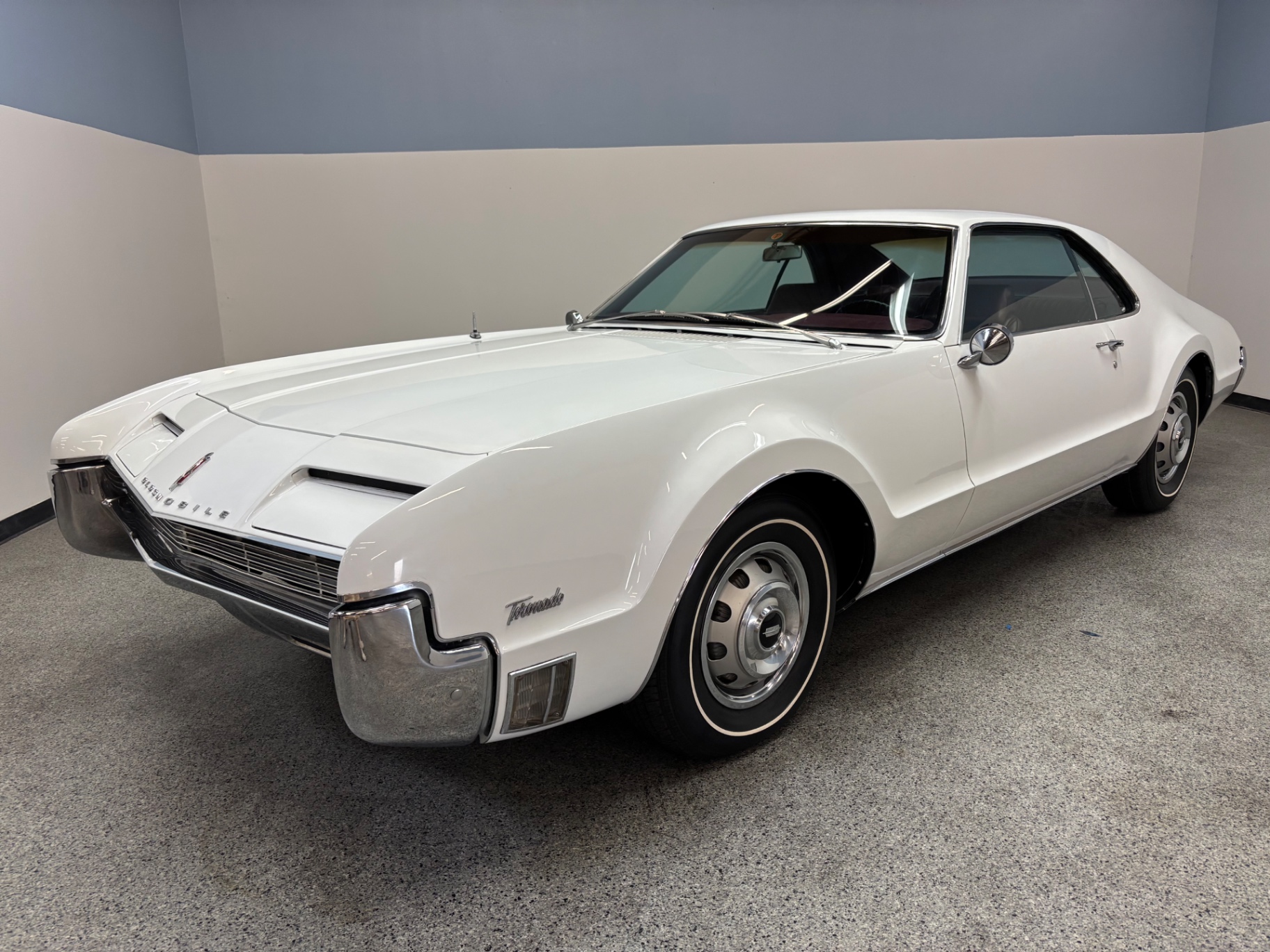 Vehicle photo 3