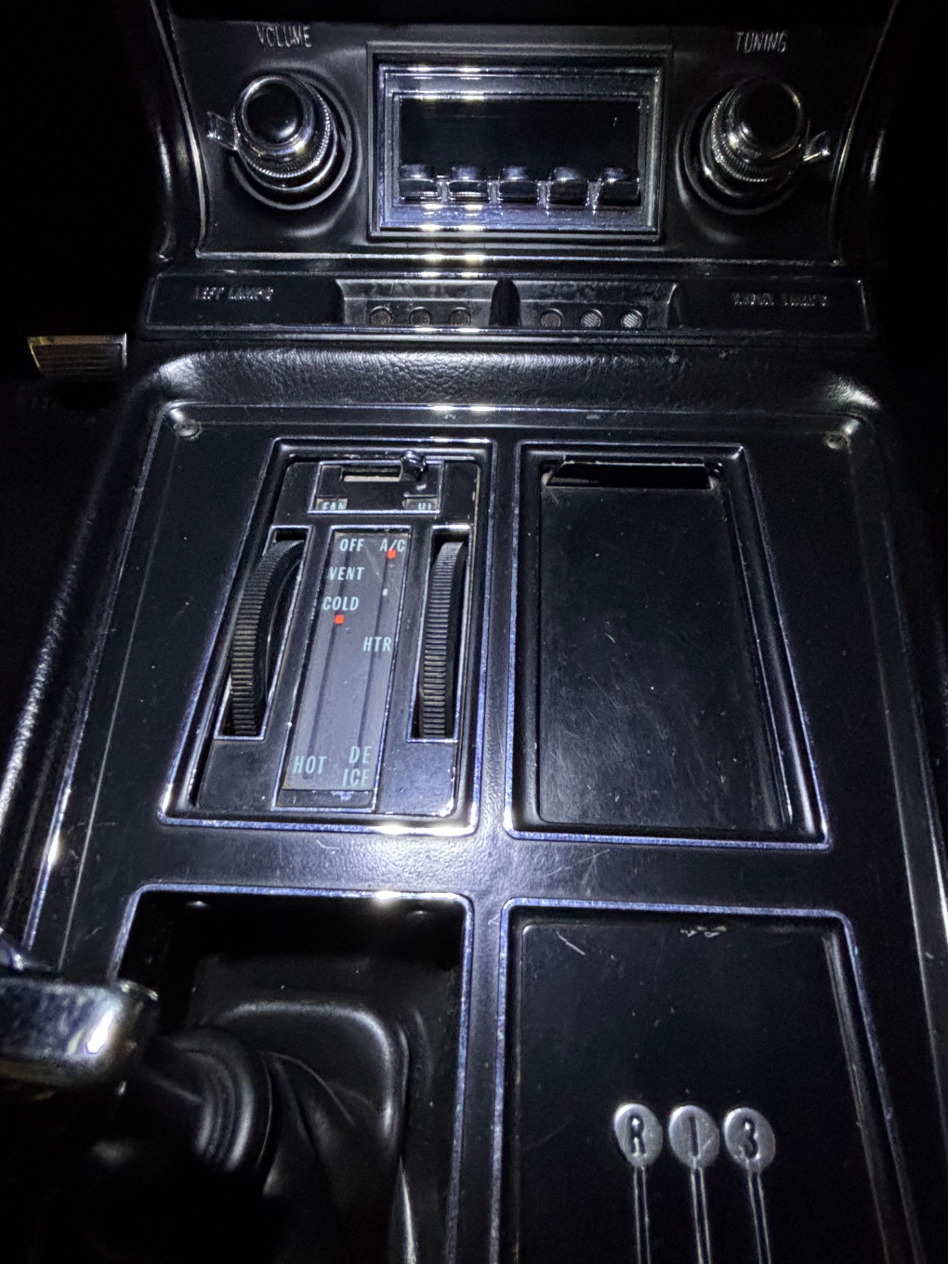 Vehicle photo 32