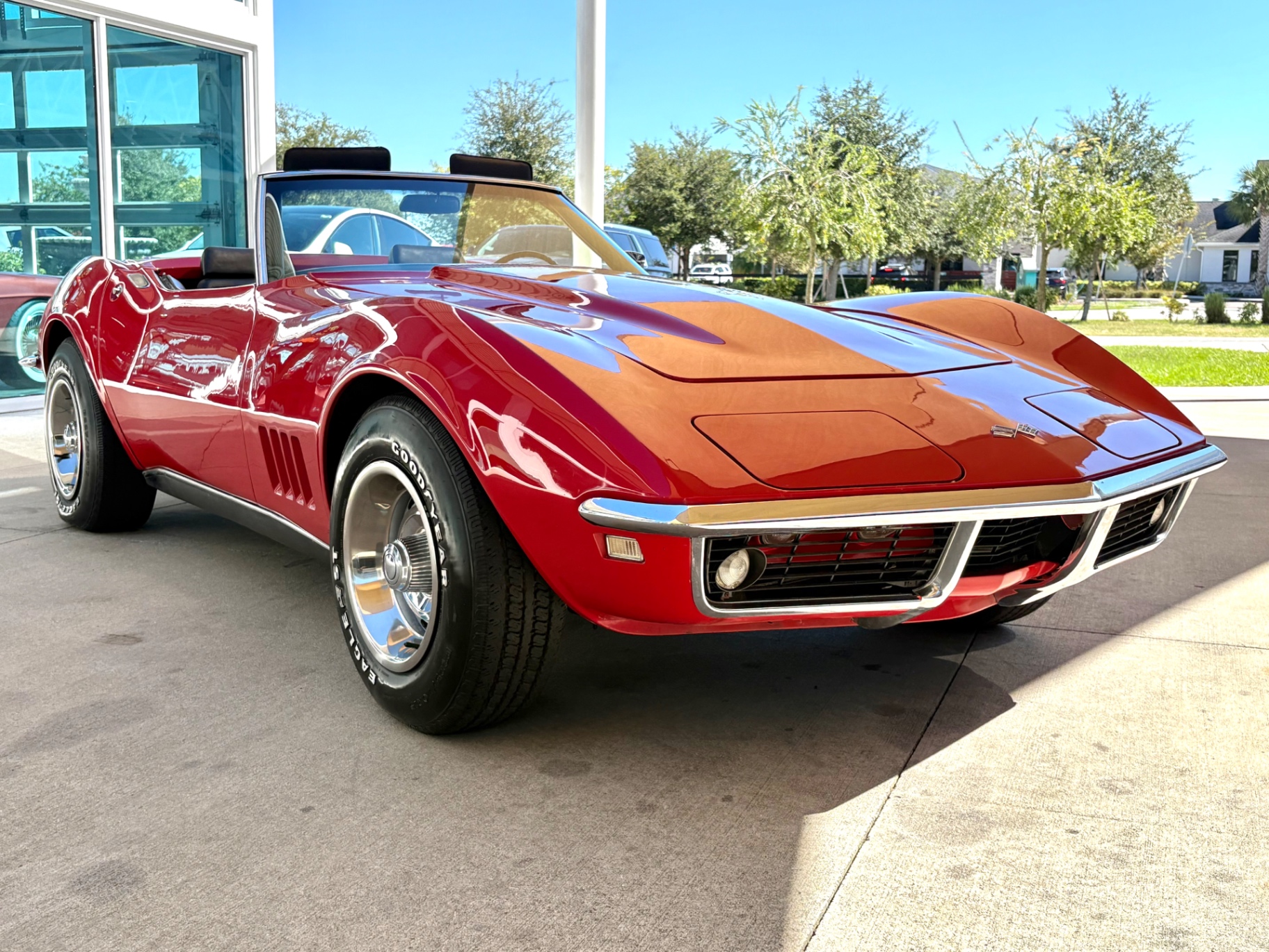 Vehicle photo 4