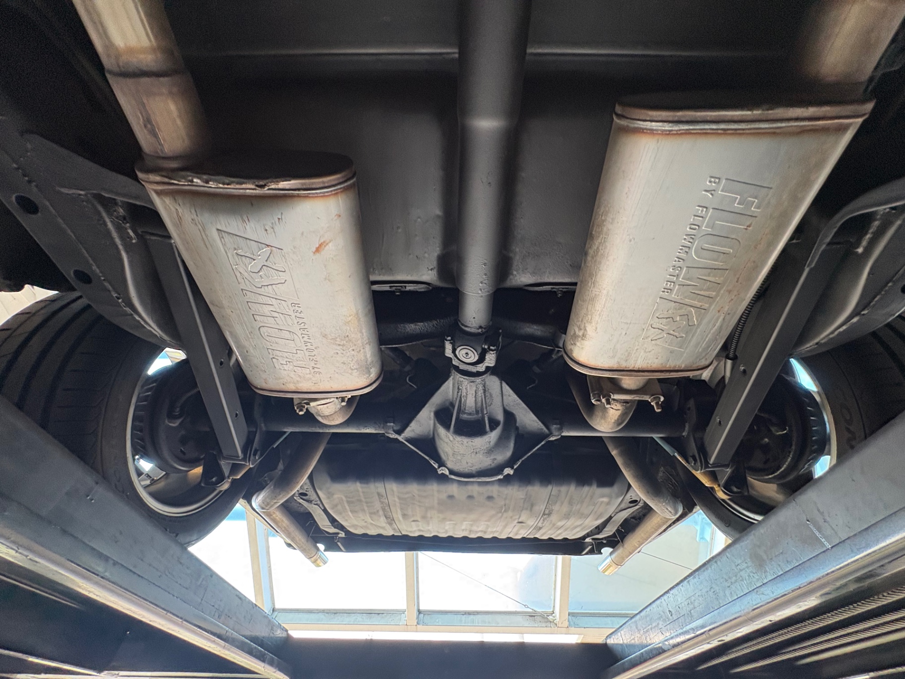Vehicle photo 65