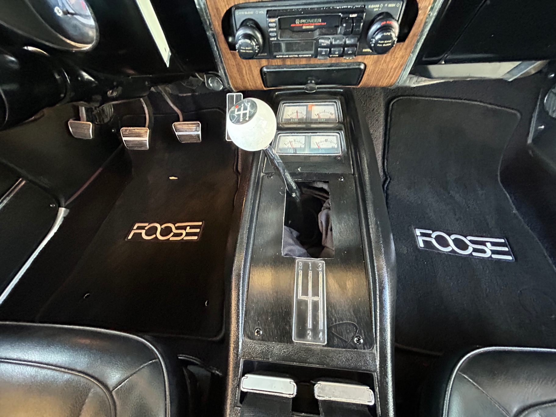 Vehicle photo 45