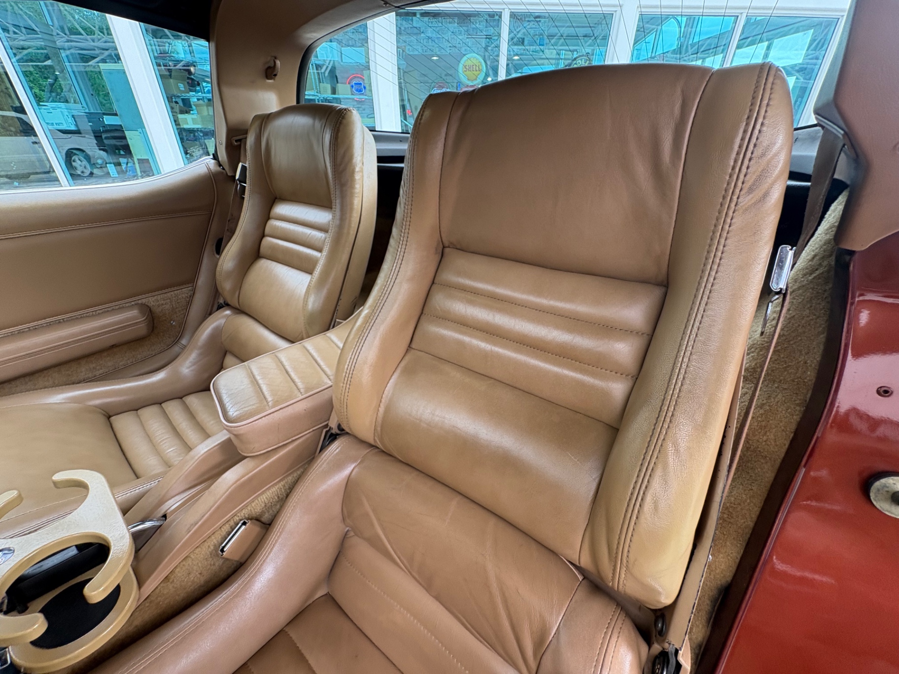 Vehicle photo 34