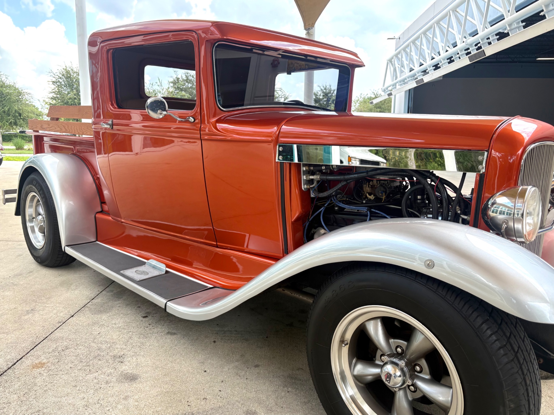 Vehicle photo 19