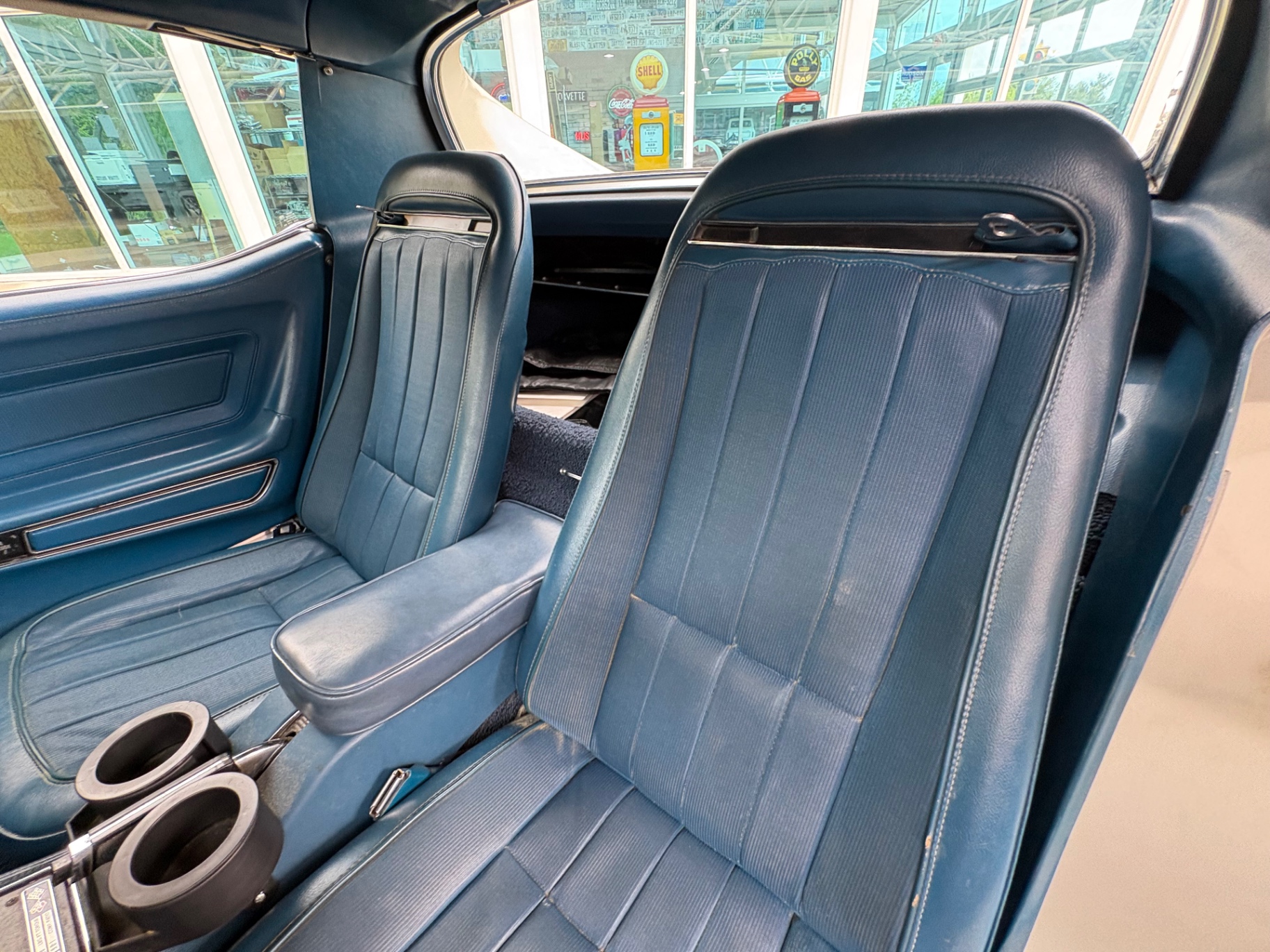 Vehicle photo 40