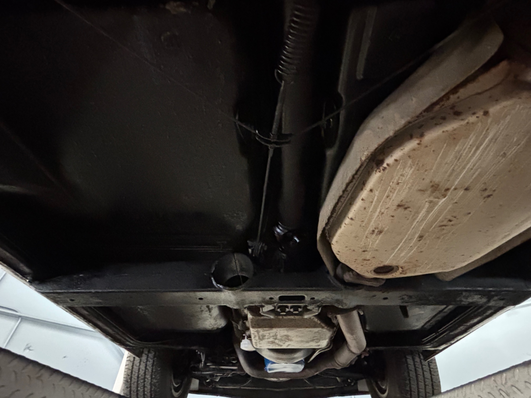 Vehicle photo 37