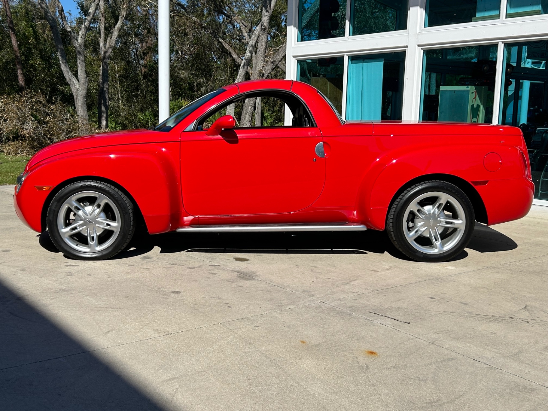 2003 Chevrolet SSR LS photo 9