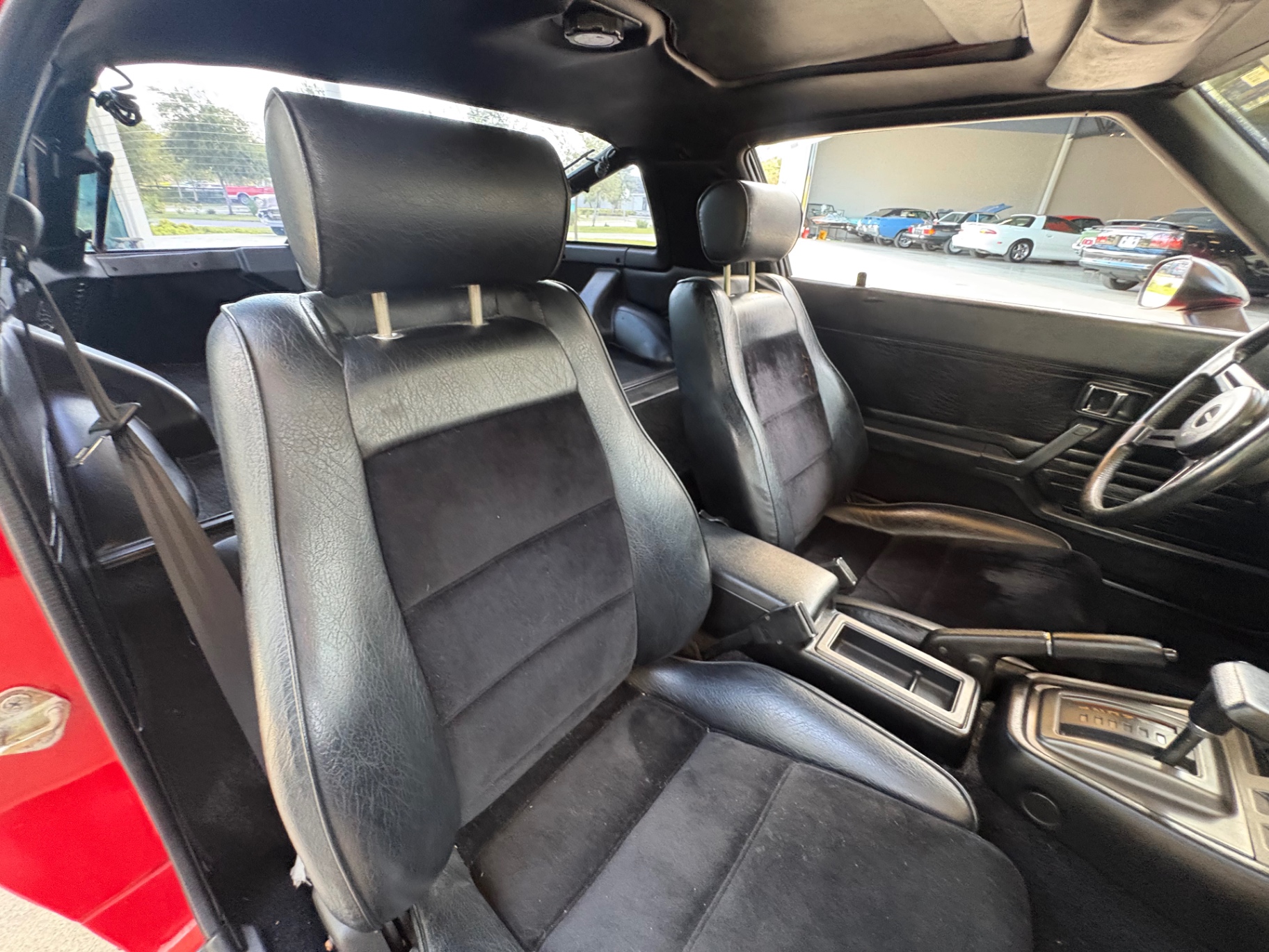 Vehicle photo 42