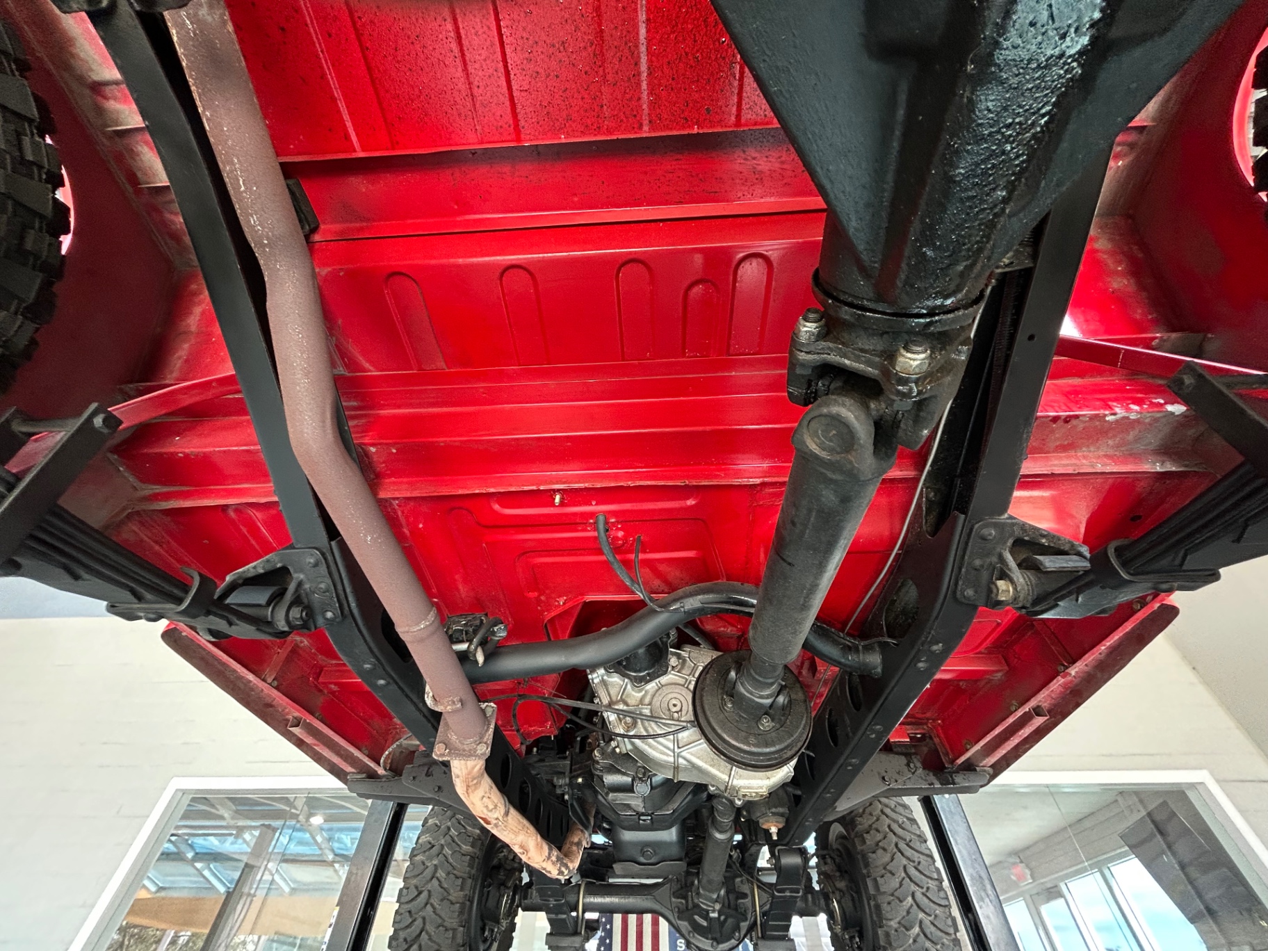 Vehicle photo 46