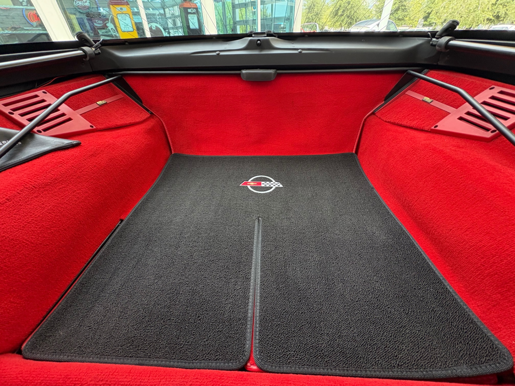 Vehicle photo 32