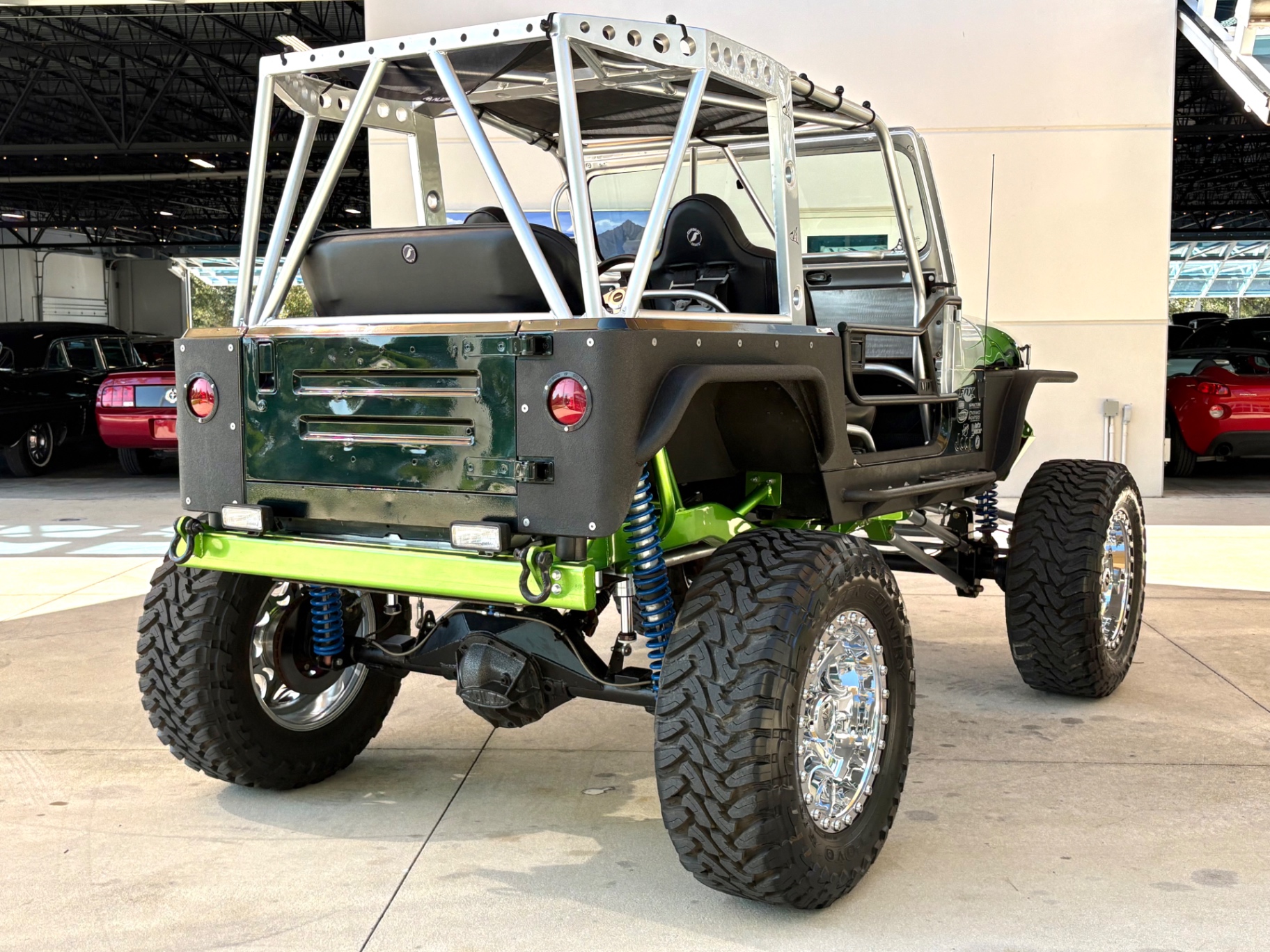 Vehicle photo 5