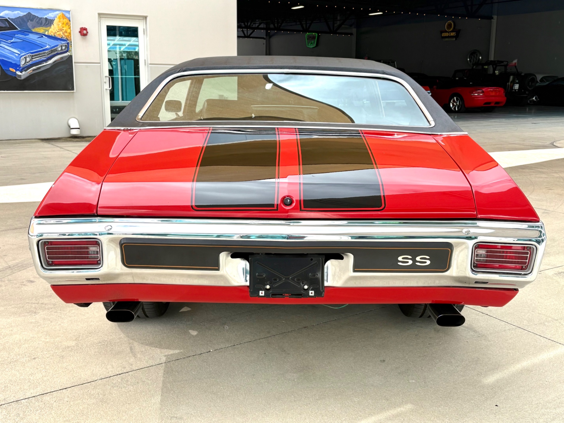 Vehicle photo 8