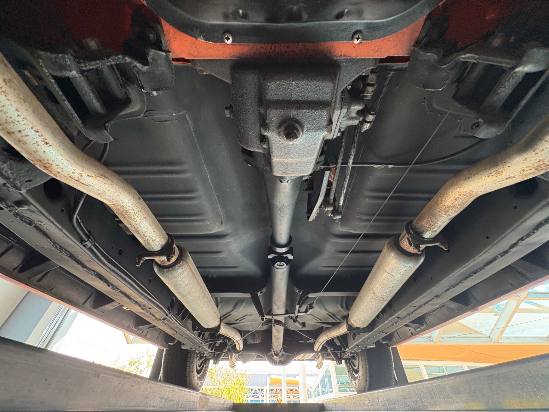 Vehicle photo 54