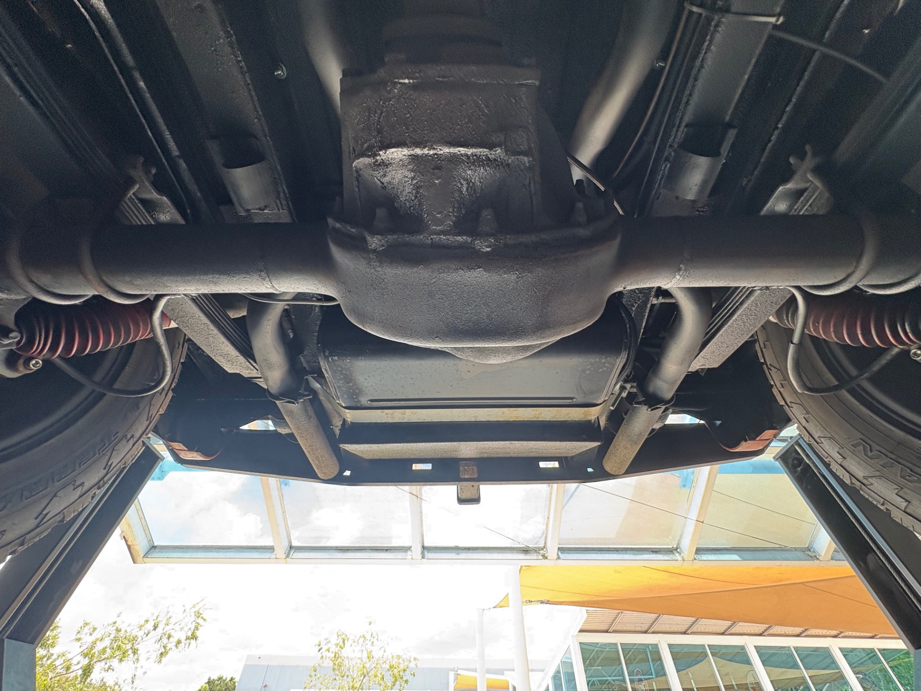 Vehicle photo 52
