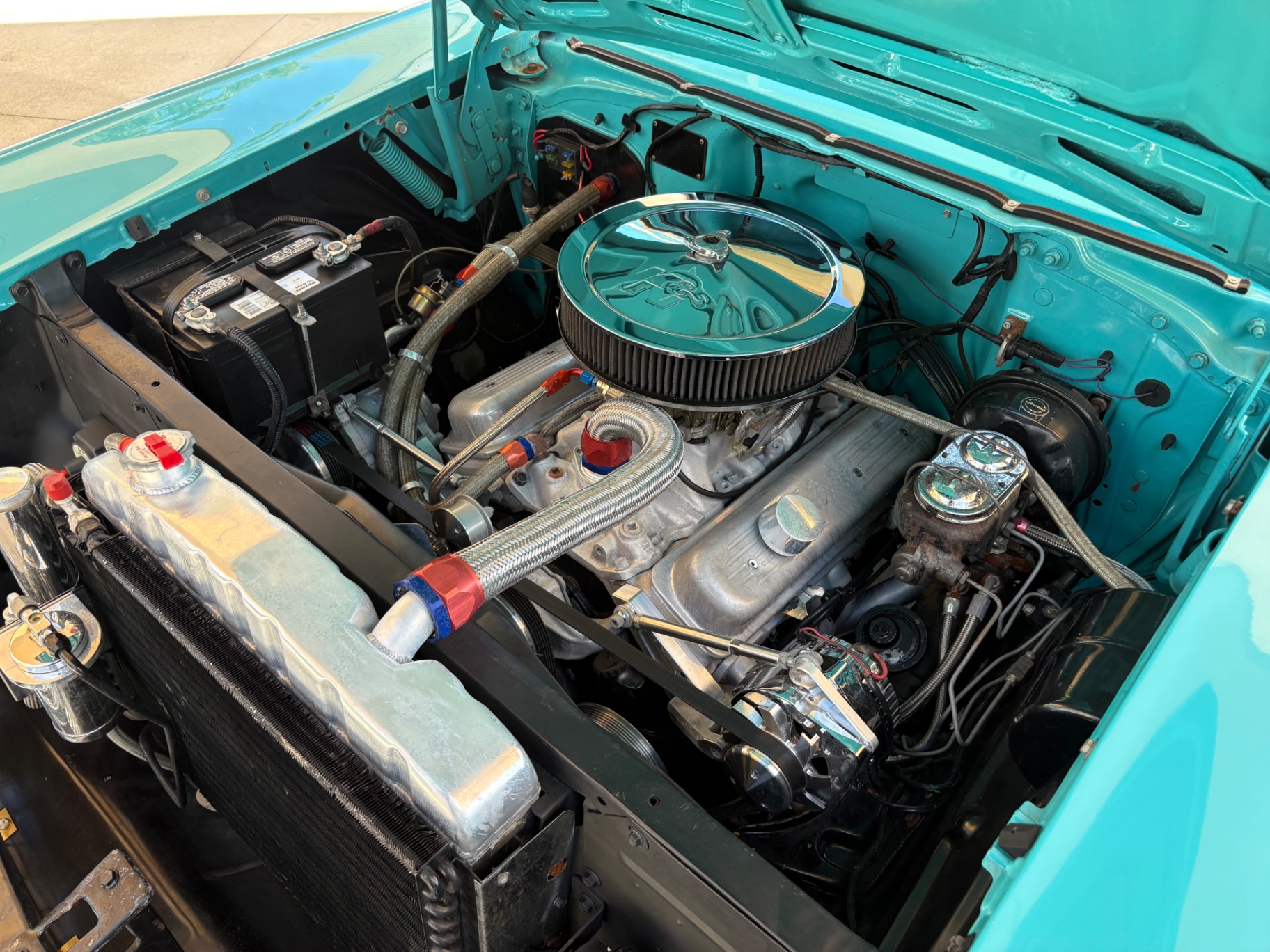 Vehicle photo 25