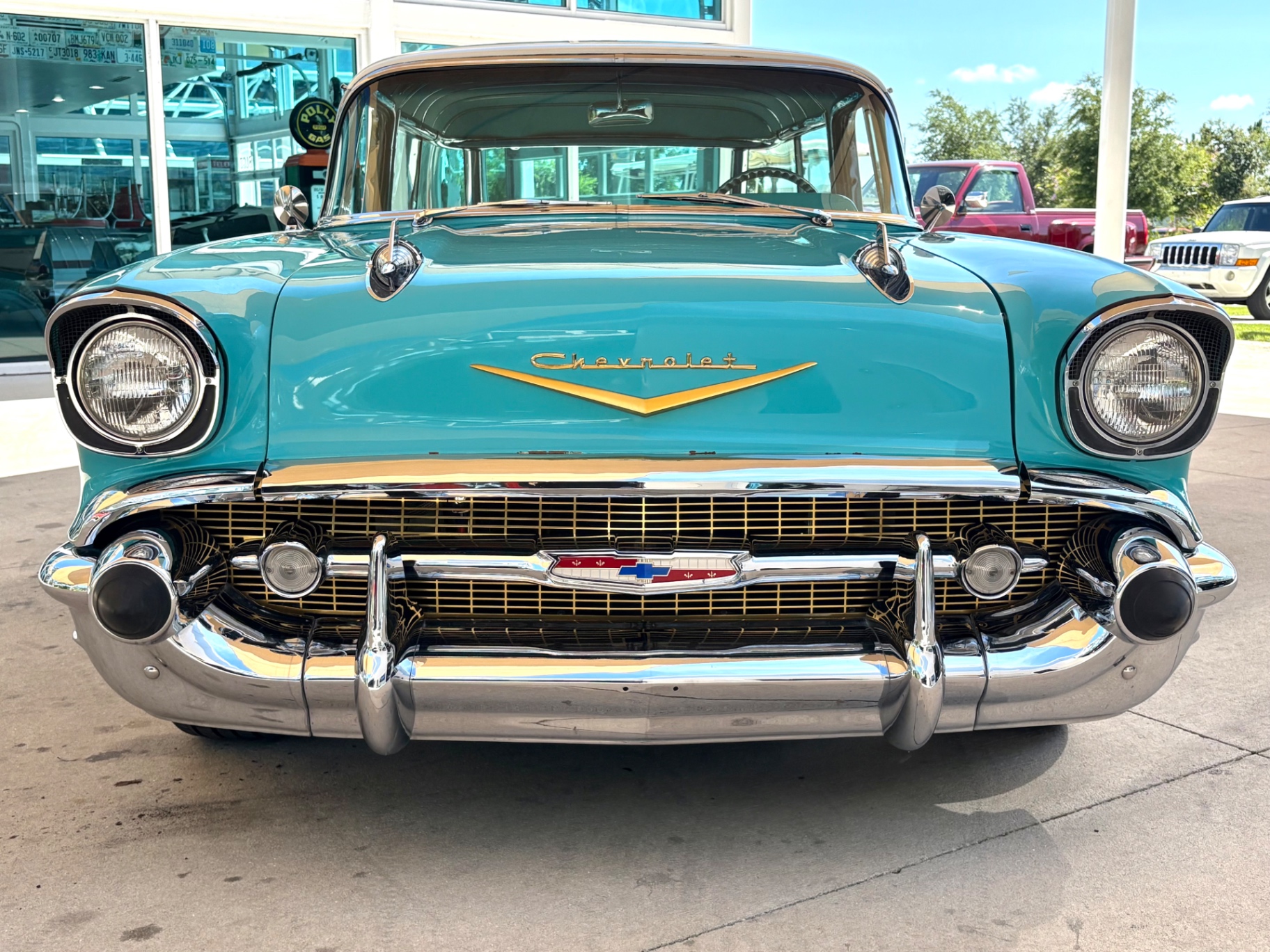 Vehicle photo 2
