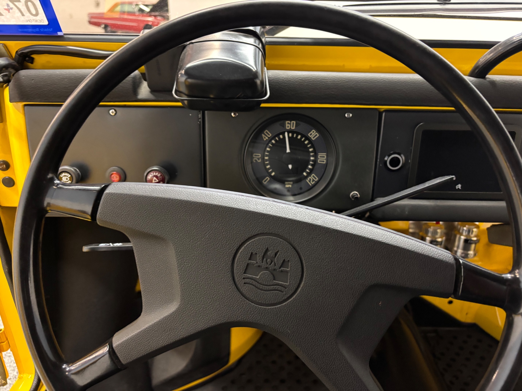 Vehicle photo 24