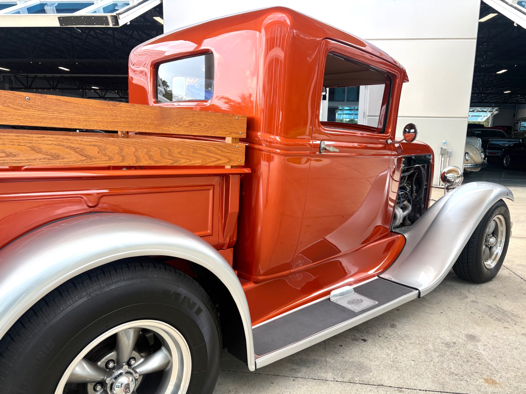 Vehicle photo 17