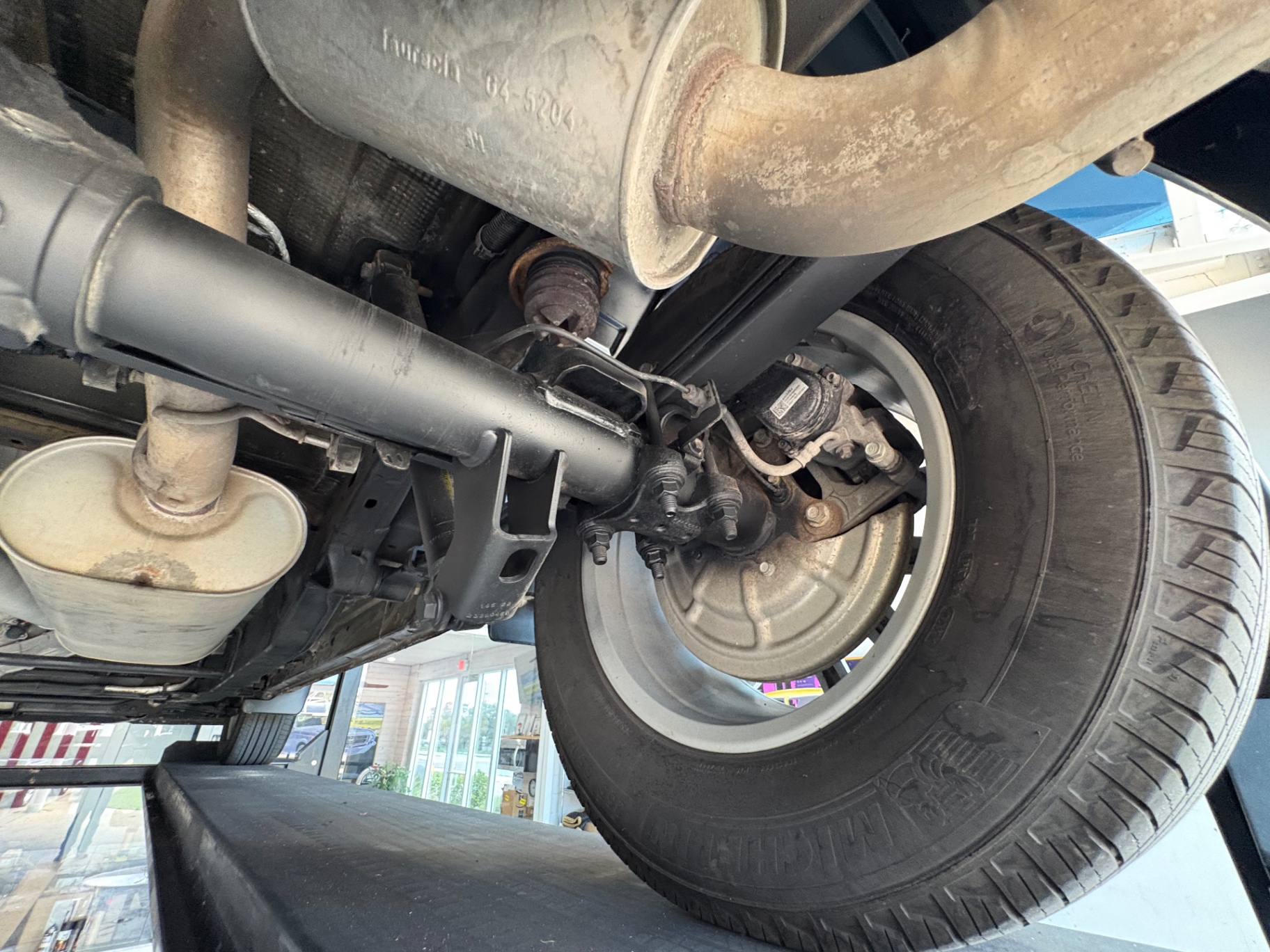 Vehicle photo 48