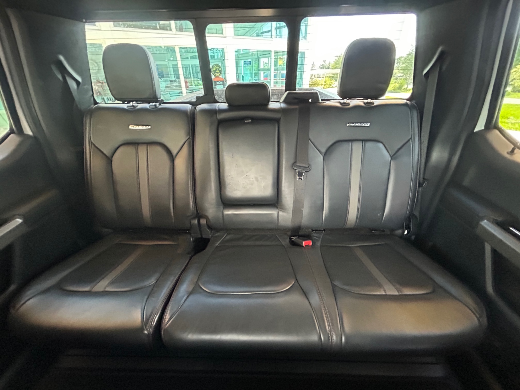 Vehicle photo 32