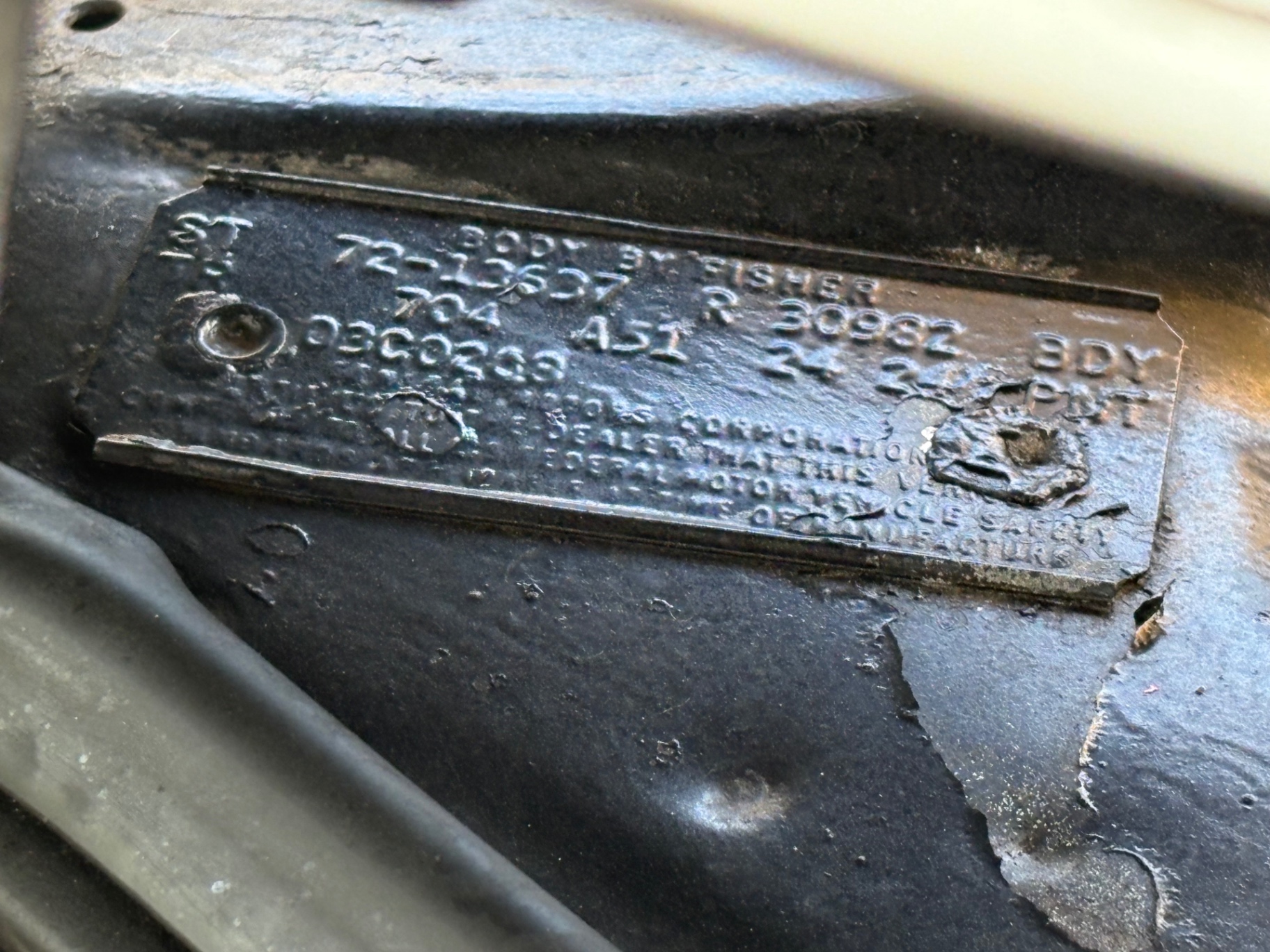 Vehicle photo 30