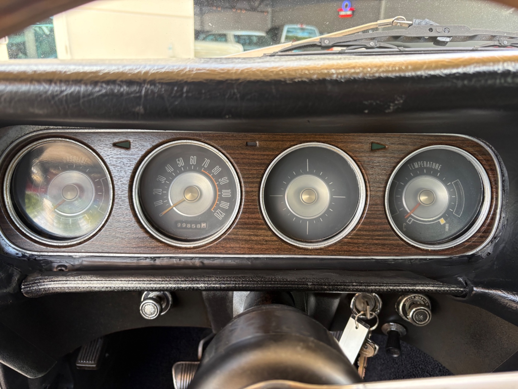 Vehicle photo 36