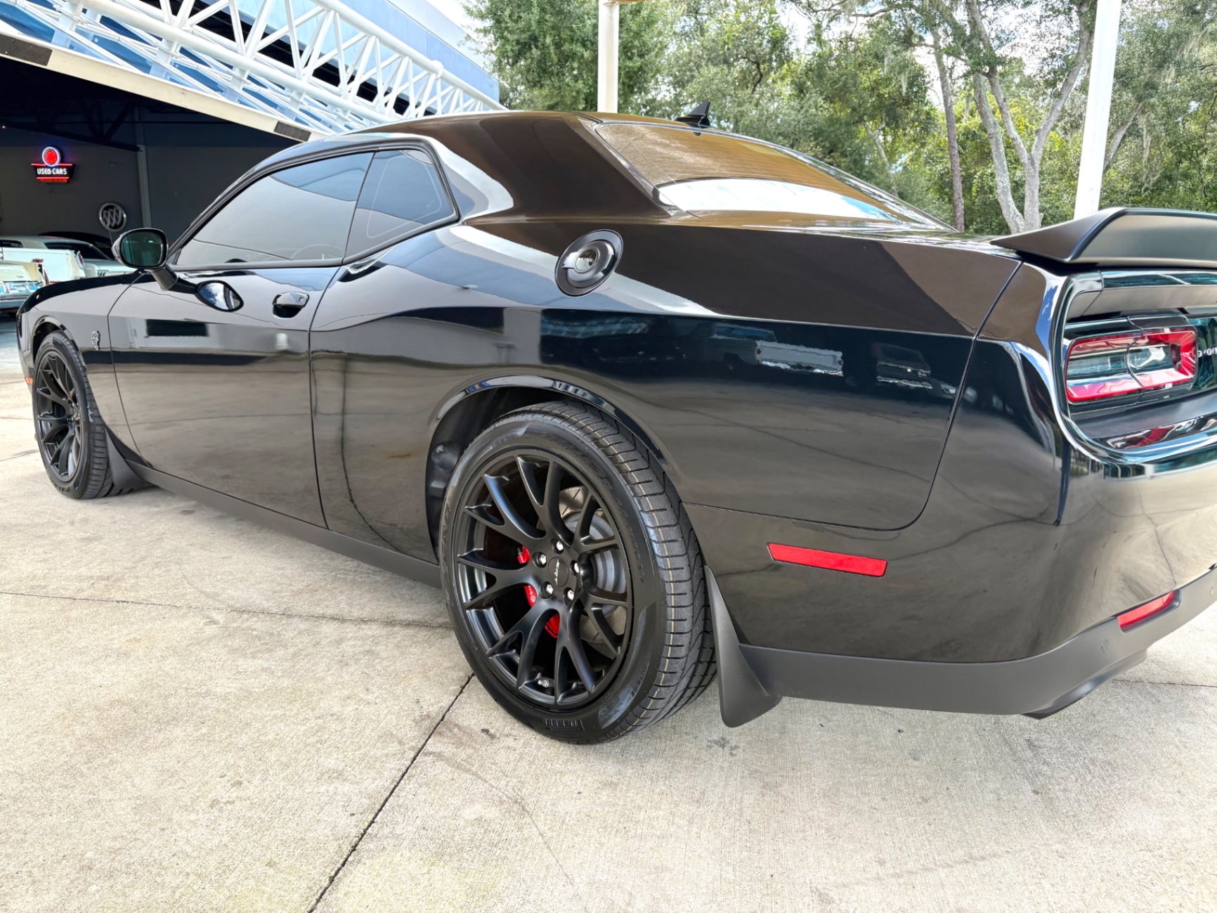 Vehicle photo 15