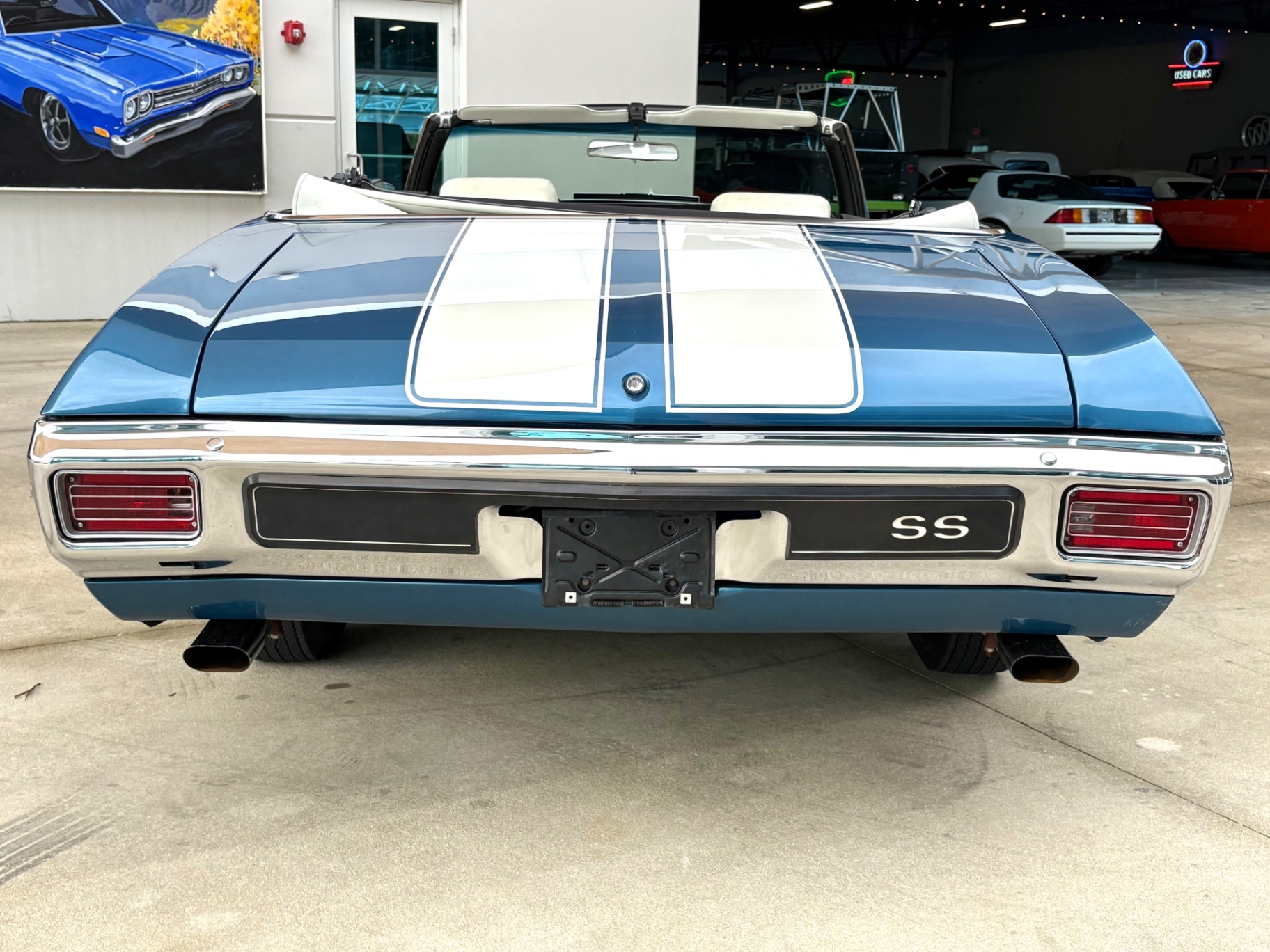 Vehicle photo 6