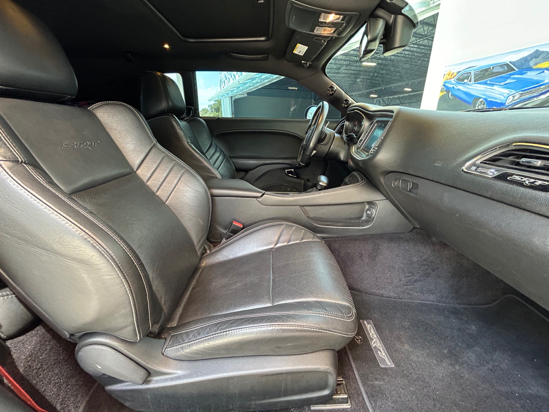 Vehicle photo 25