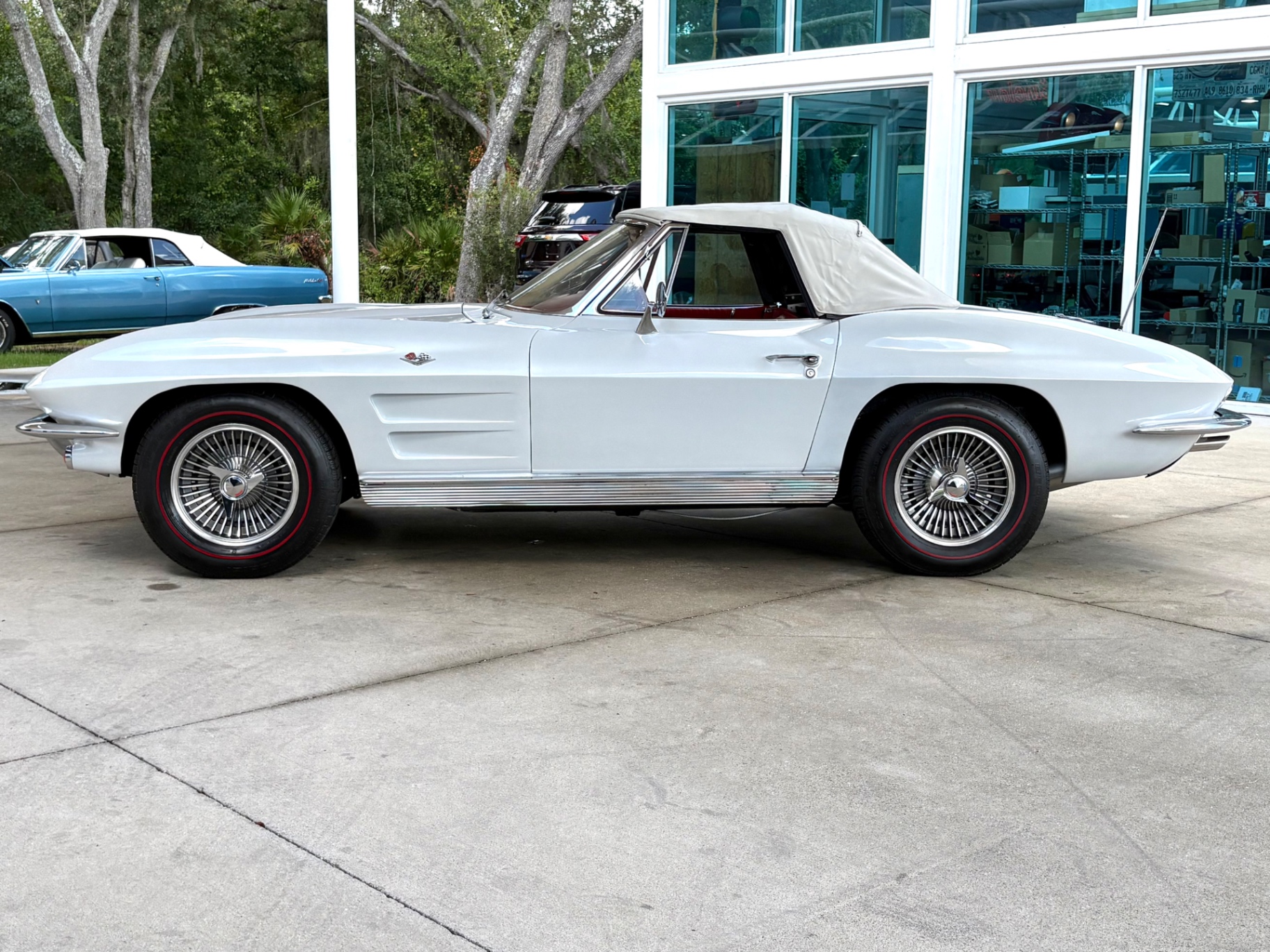 Vehicle photo 24