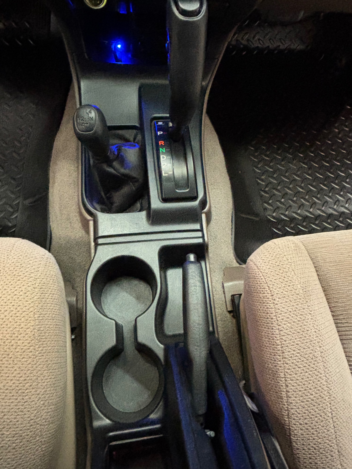 Vehicle photo 24