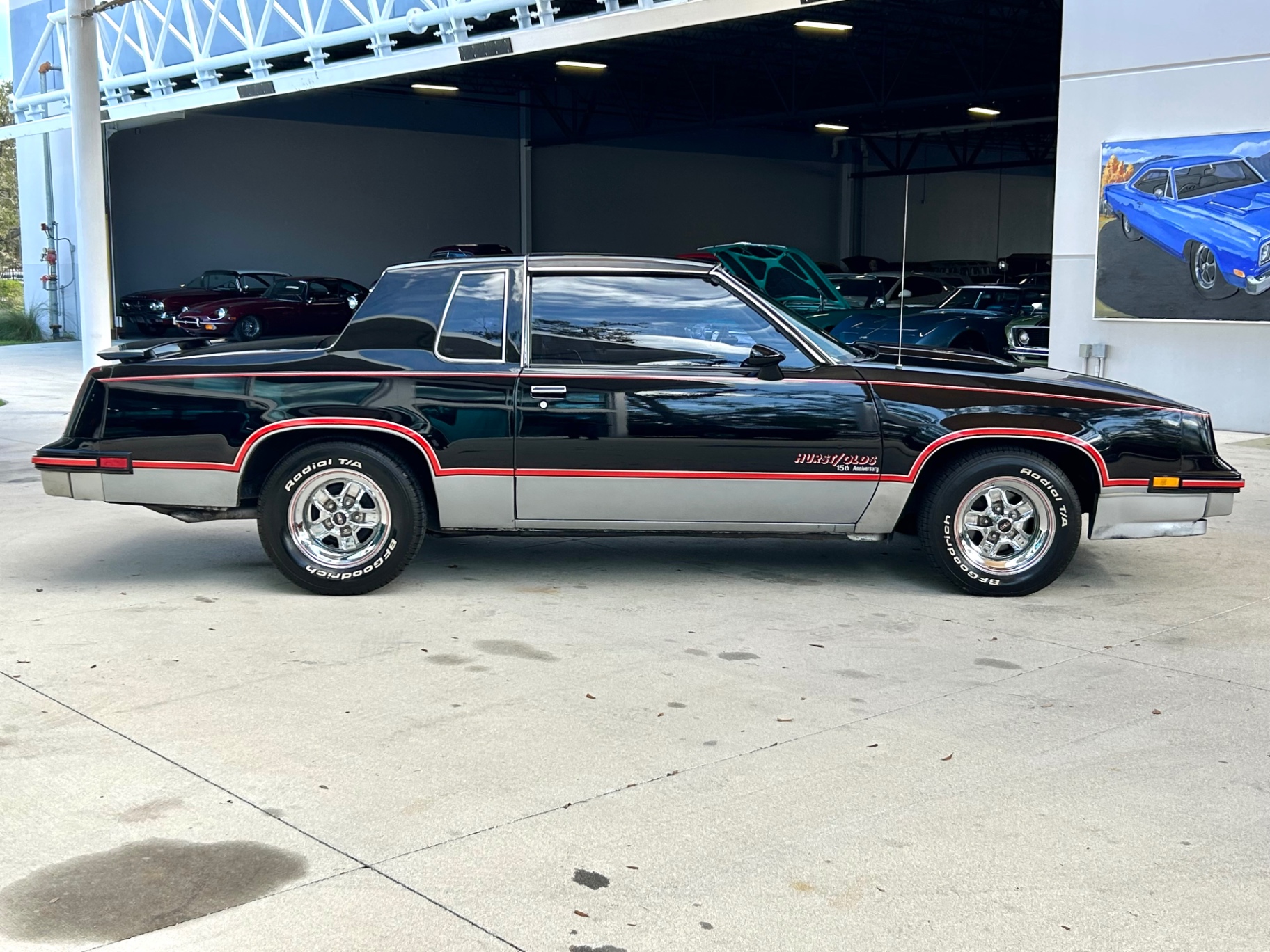 Vehicle photo 4