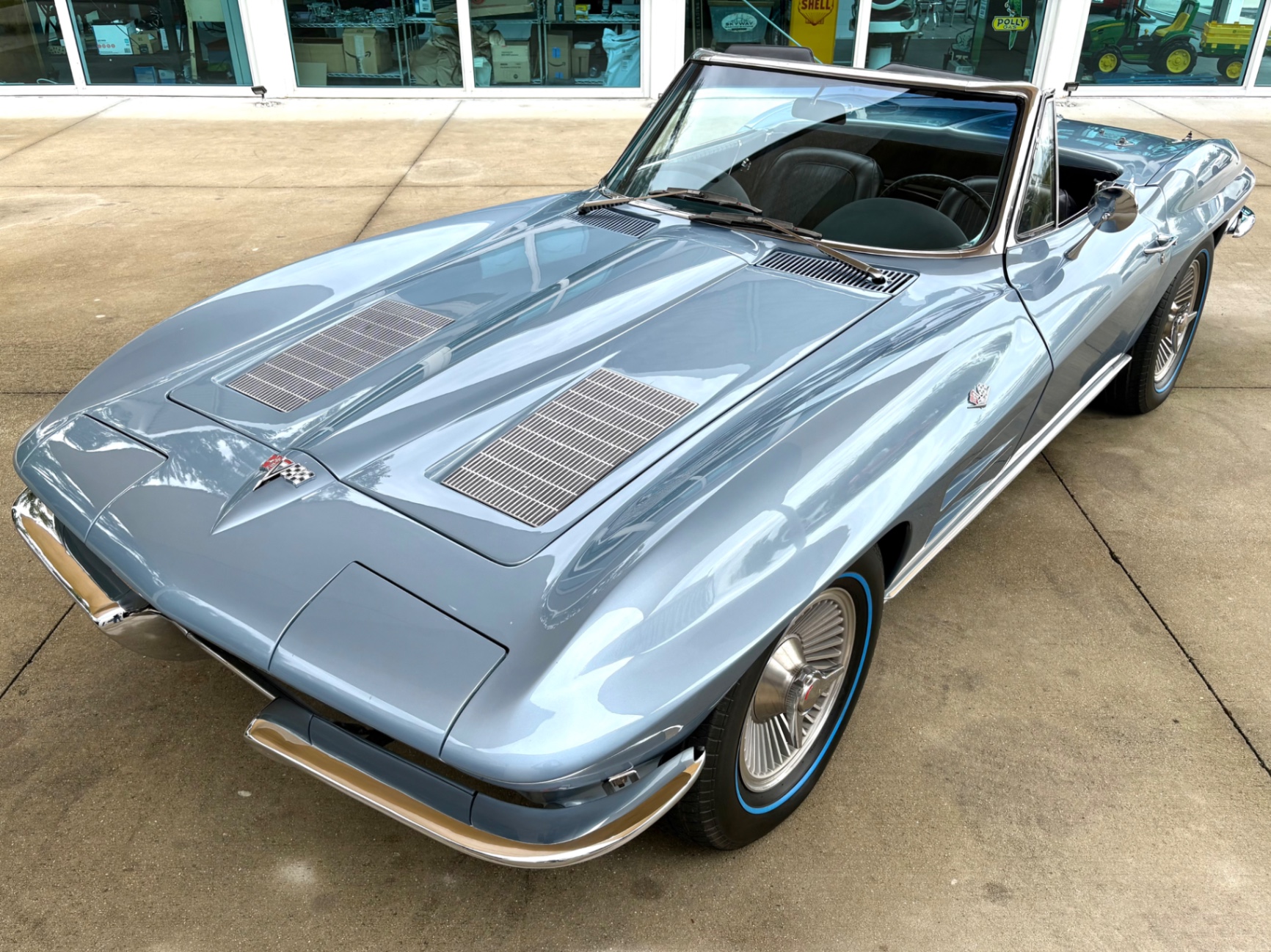 Vehicle photo 21