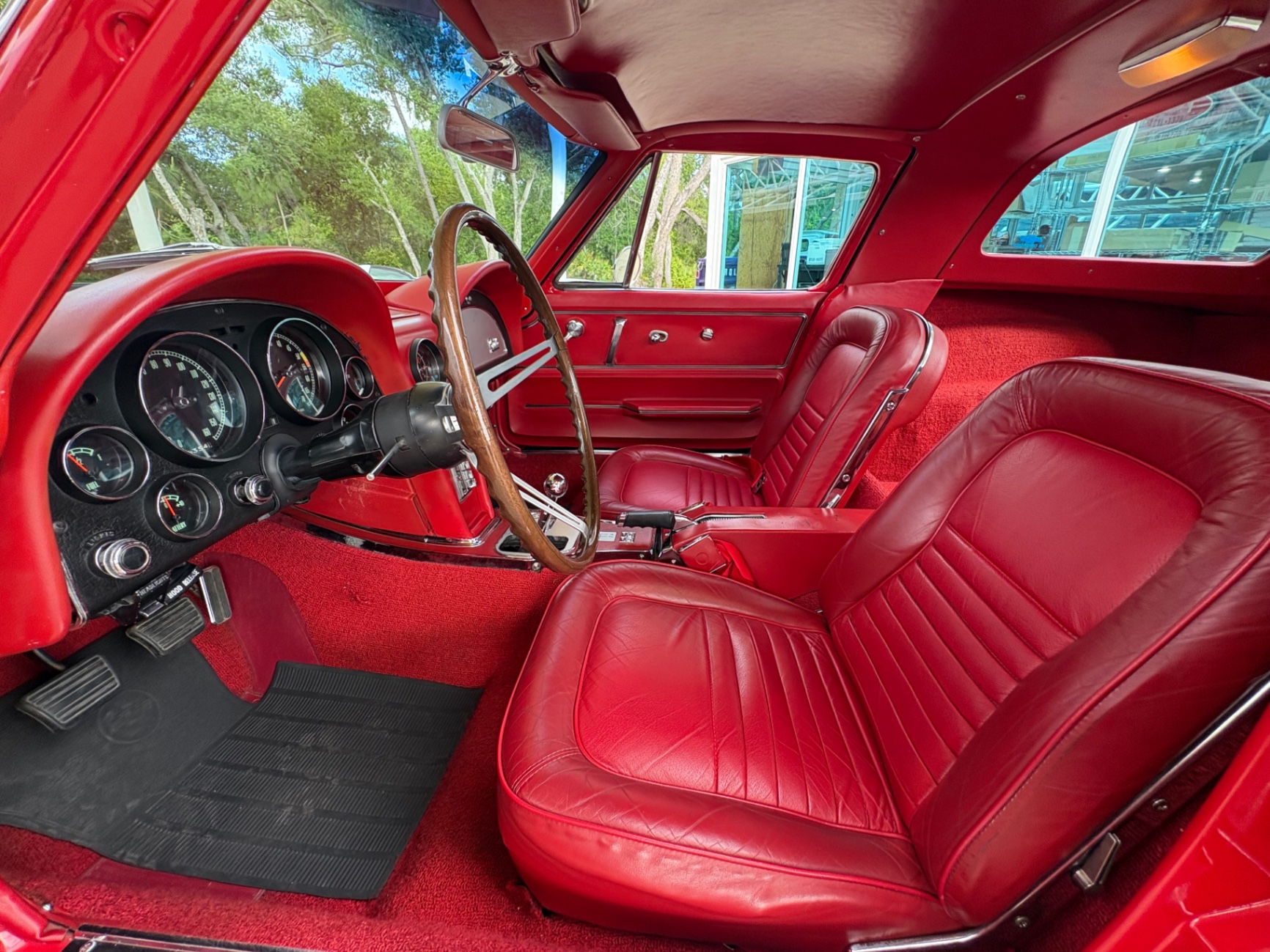 Vehicle photo 35