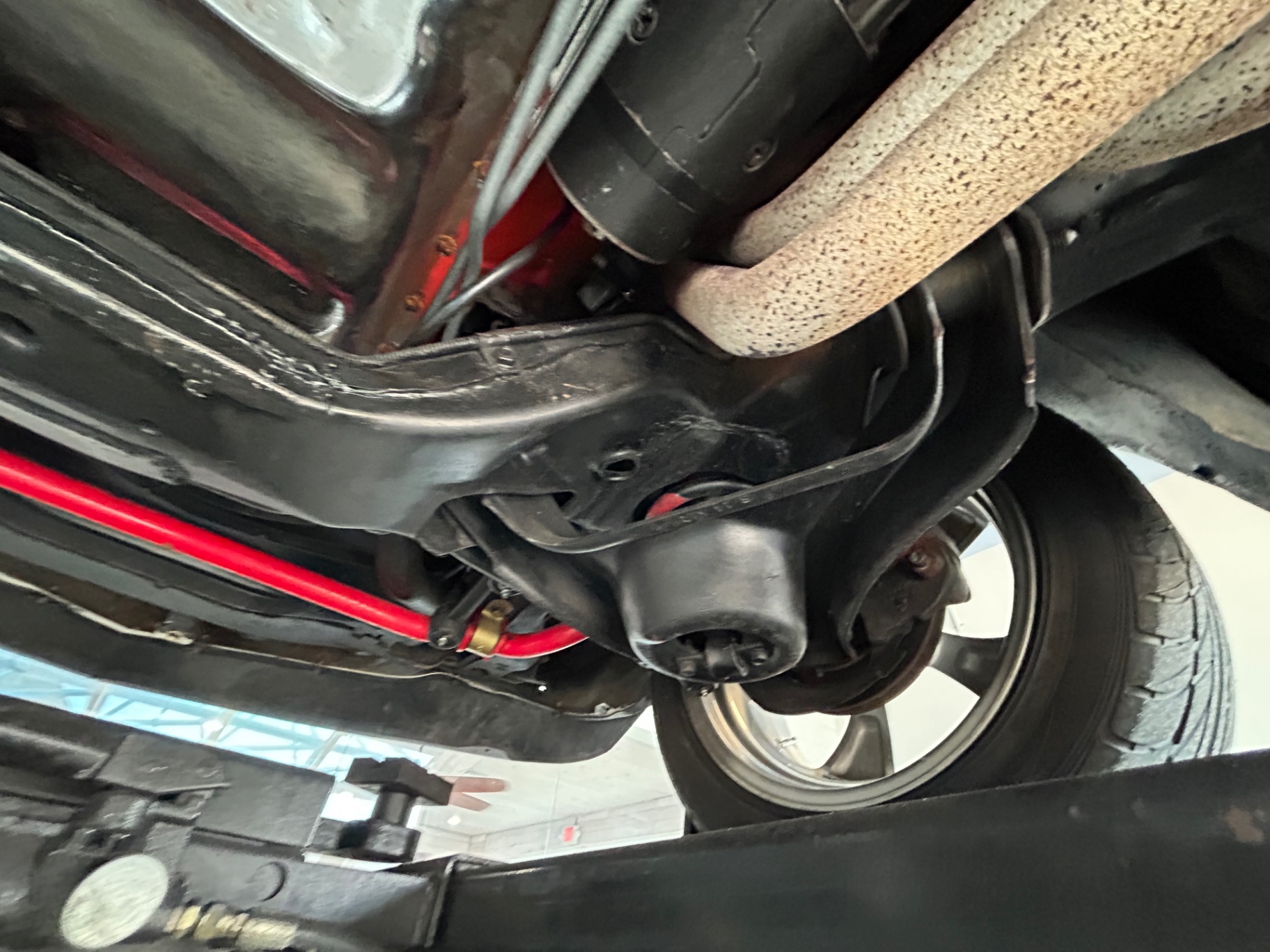 Vehicle photo 48