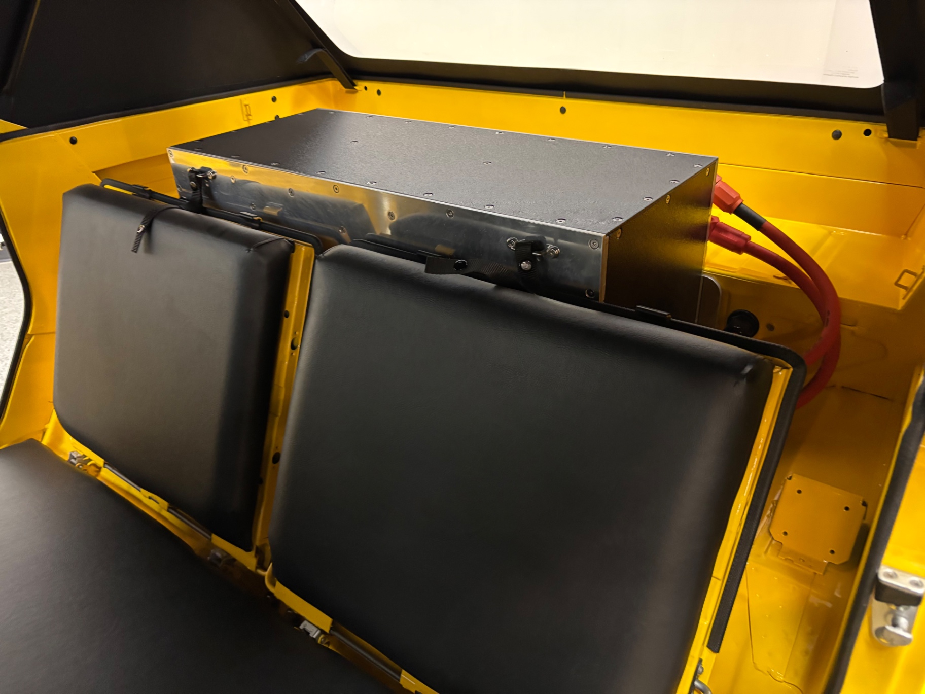 Vehicle photo 29