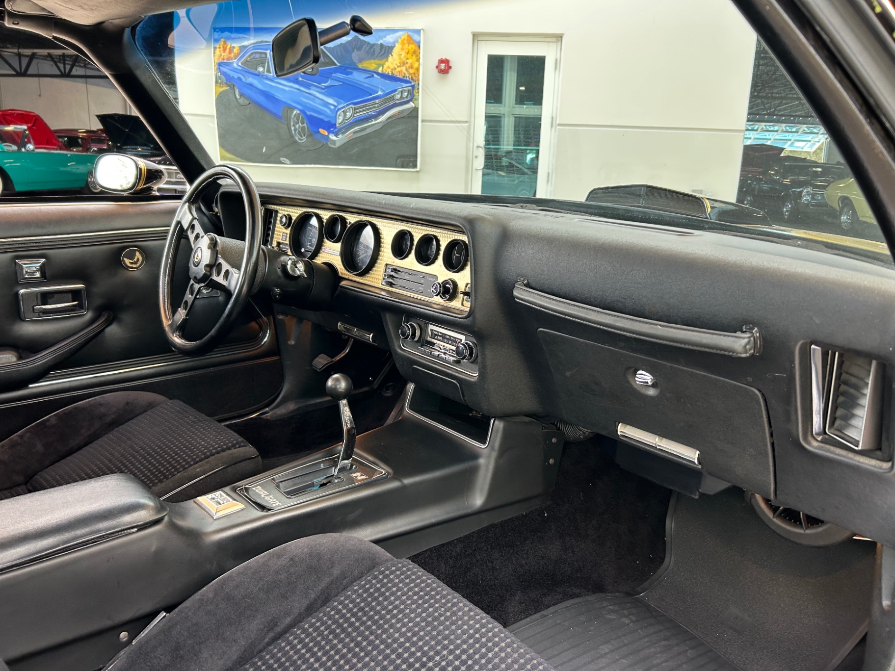 Vehicle photo 48