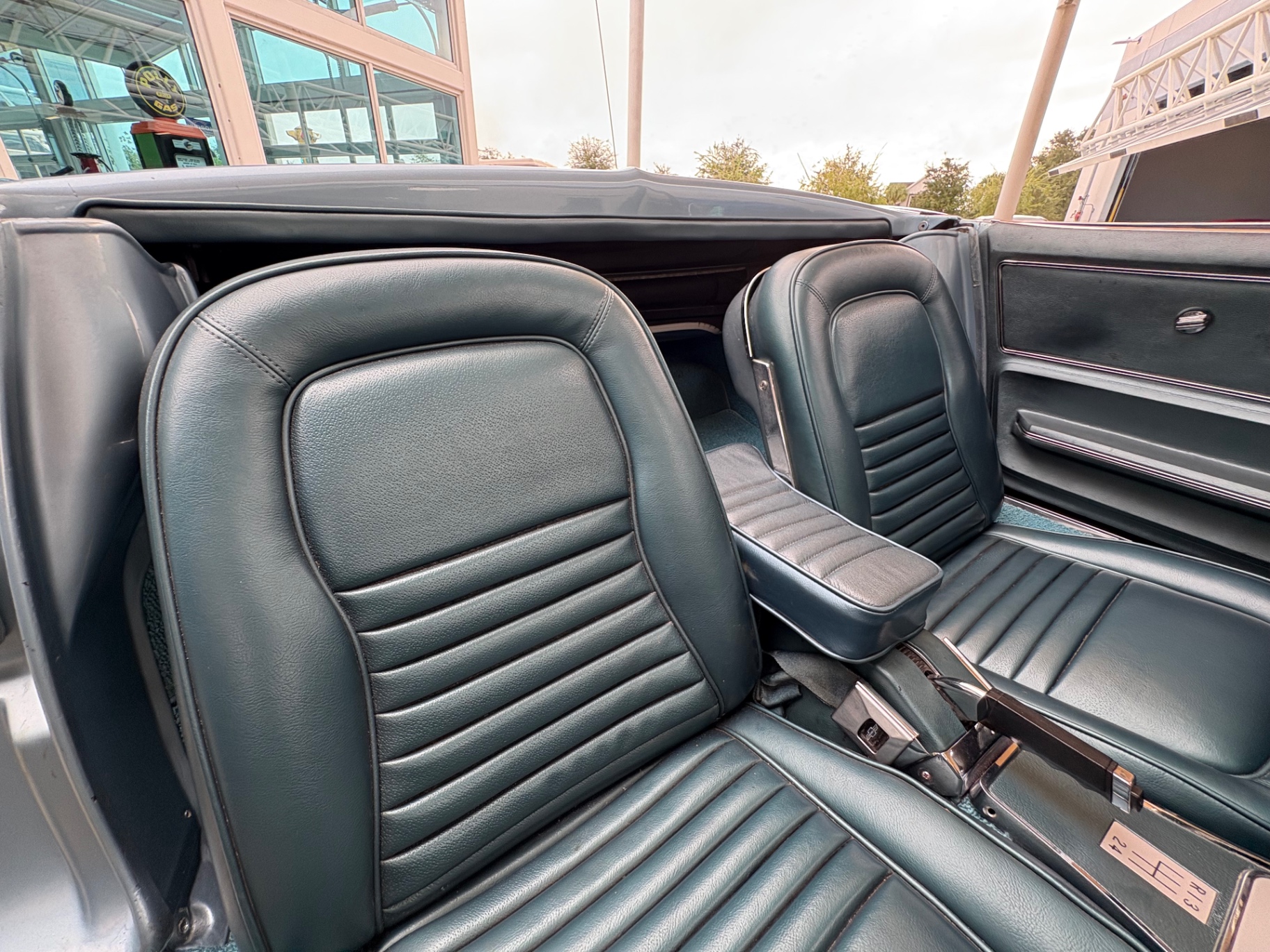 Vehicle photo 47