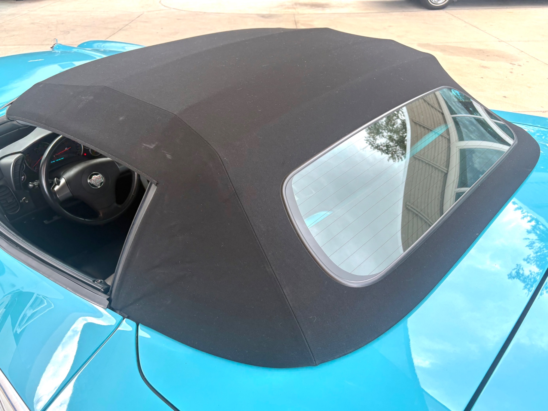 Vehicle photo 24