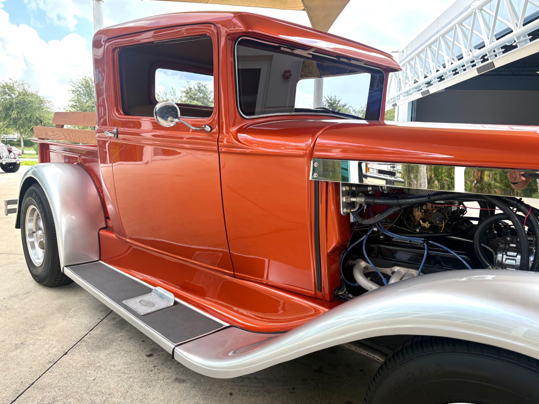Vehicle photo 18
