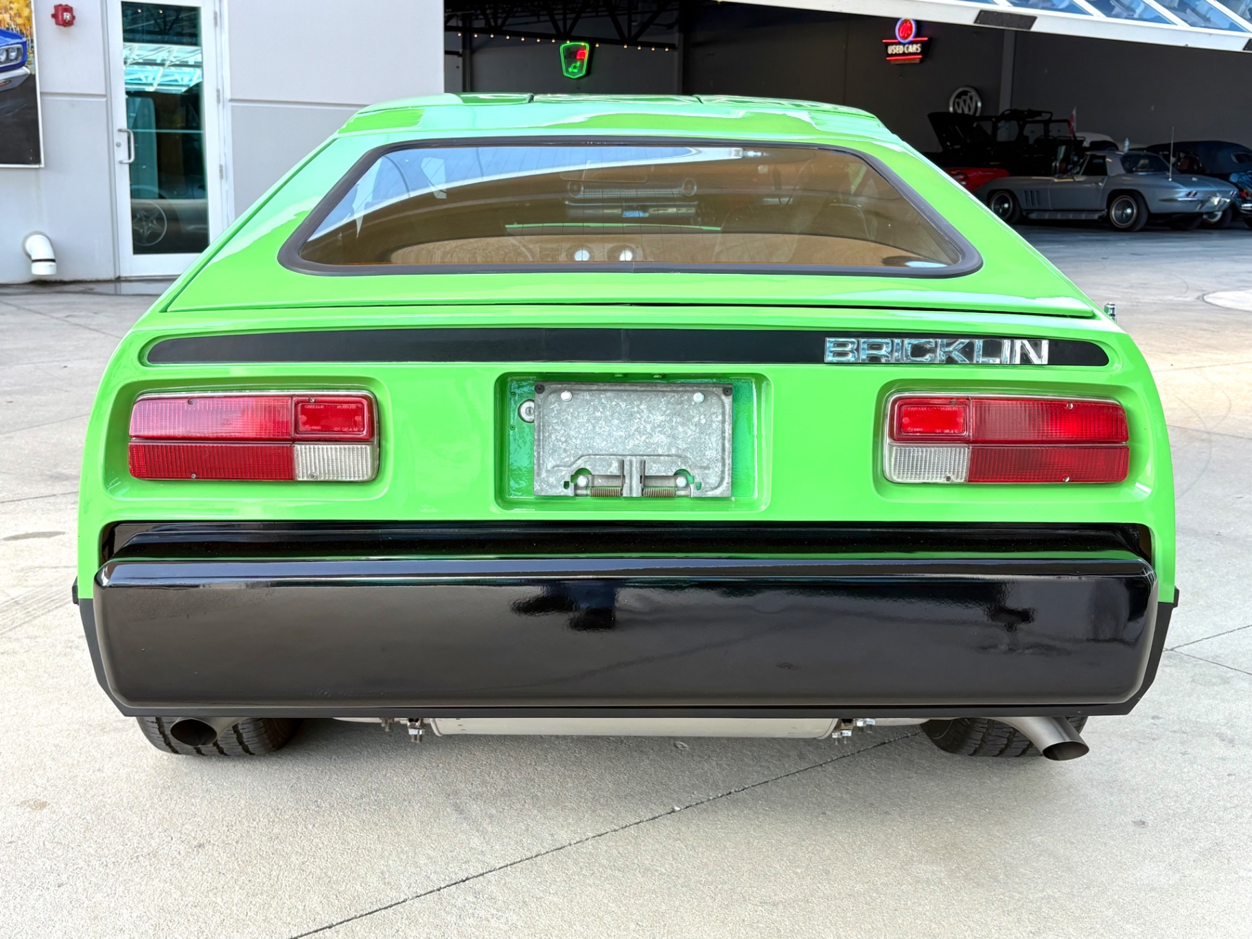Vehicle photo 7